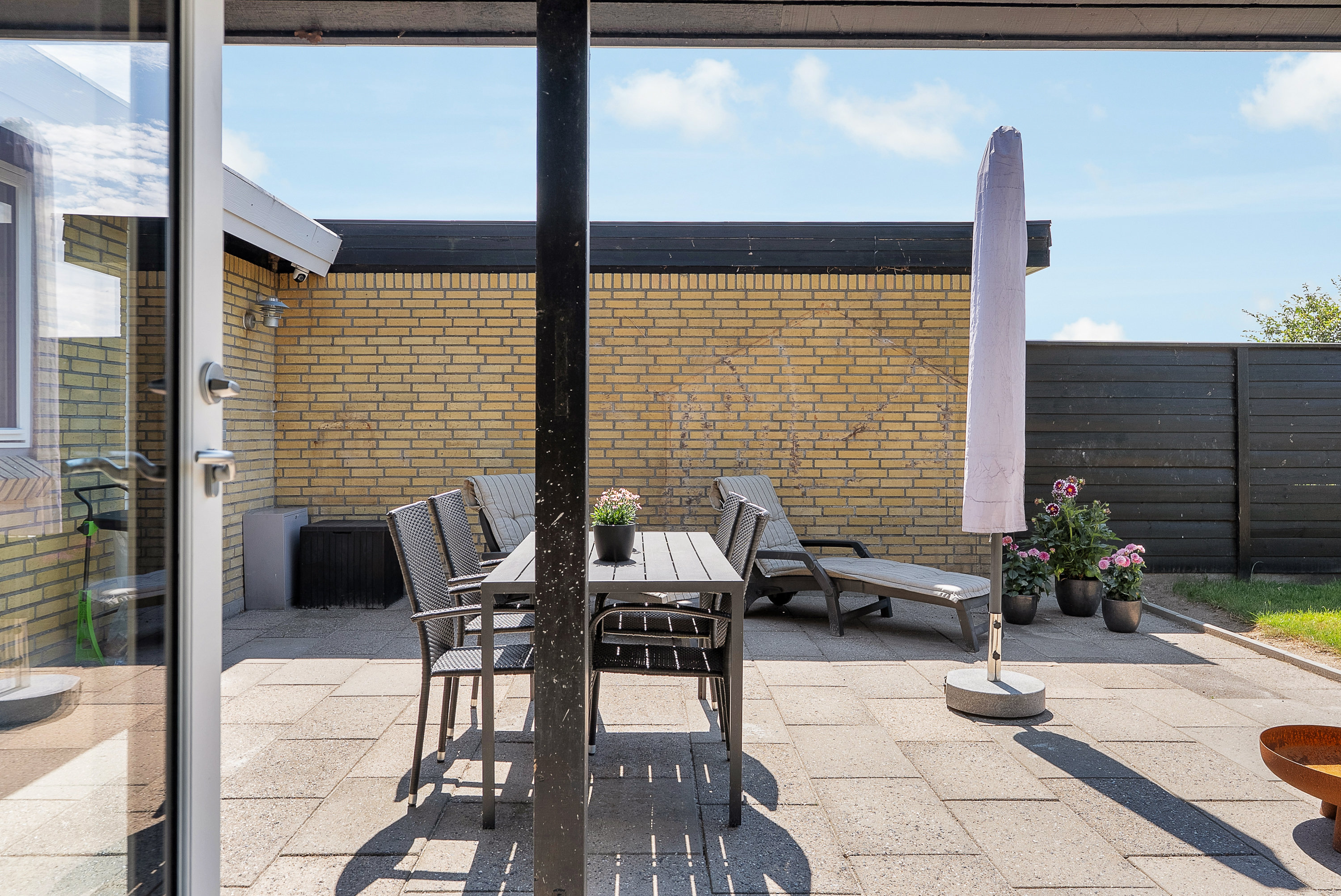 Fremhævet terrasse billede i fuldskærmstilstand. Billede af Guldsmedevænget 101, Hjallese, 5260 Odense S