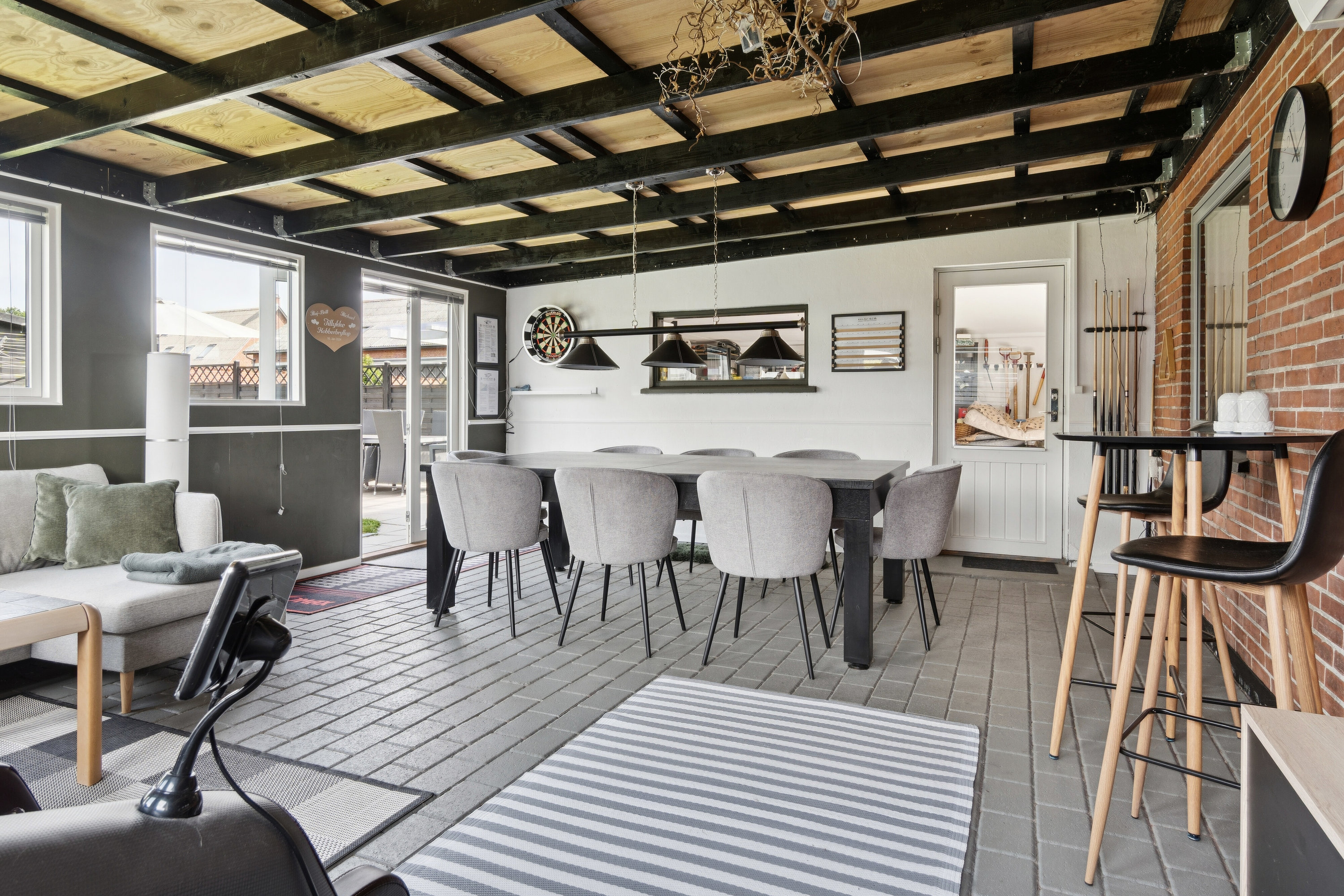 Fremhævet overdækket terrasse billede i fuldskærmstilstand. Billede af Avedøre Enghavevej 22, 2650 Hvidovre