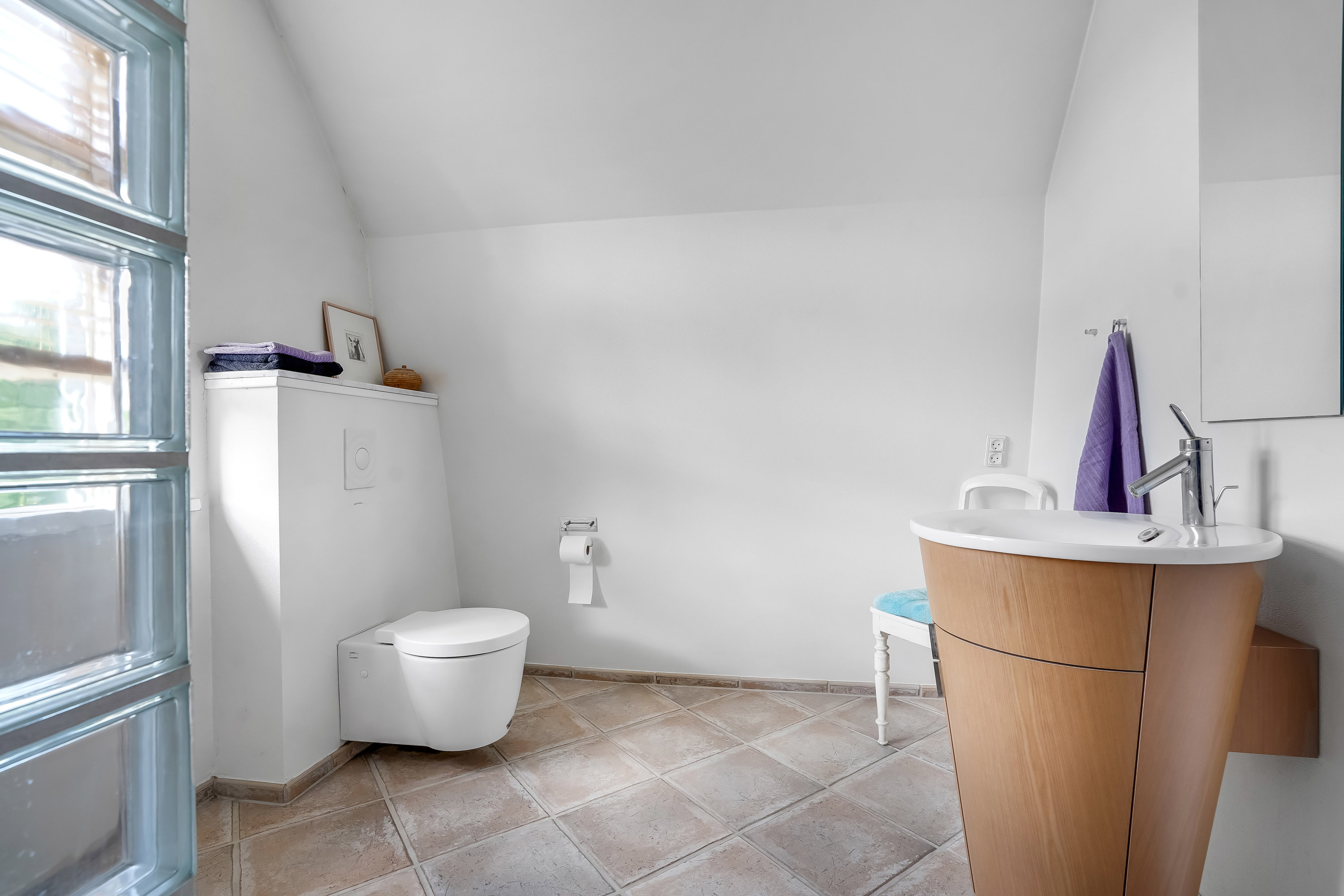 Fremhævet toilet billede i fuldskærmstilstand. Billede af Prins Valdemars Vej 8, 5000 Odense C