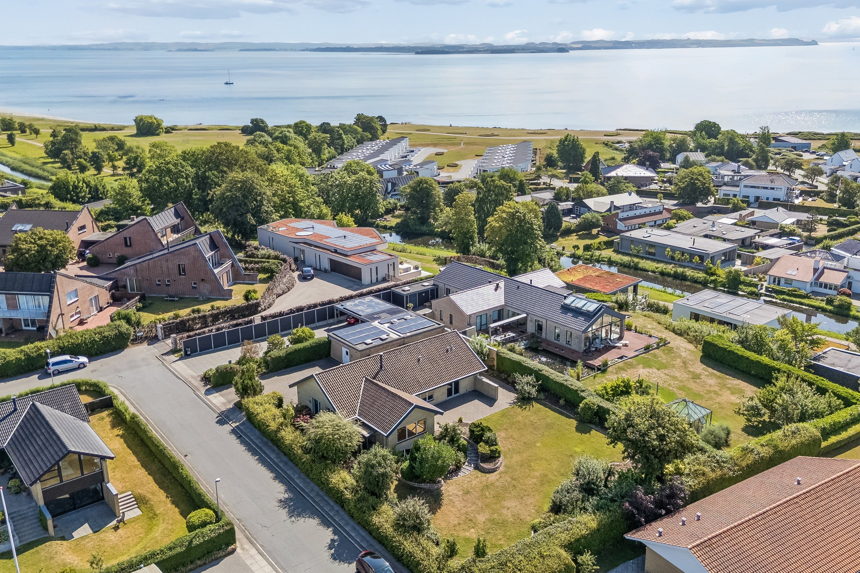 Fremhævet luftfoto billede i fuldskærmstilstand. Billede af Solklintvej 31B, 8250 Egå