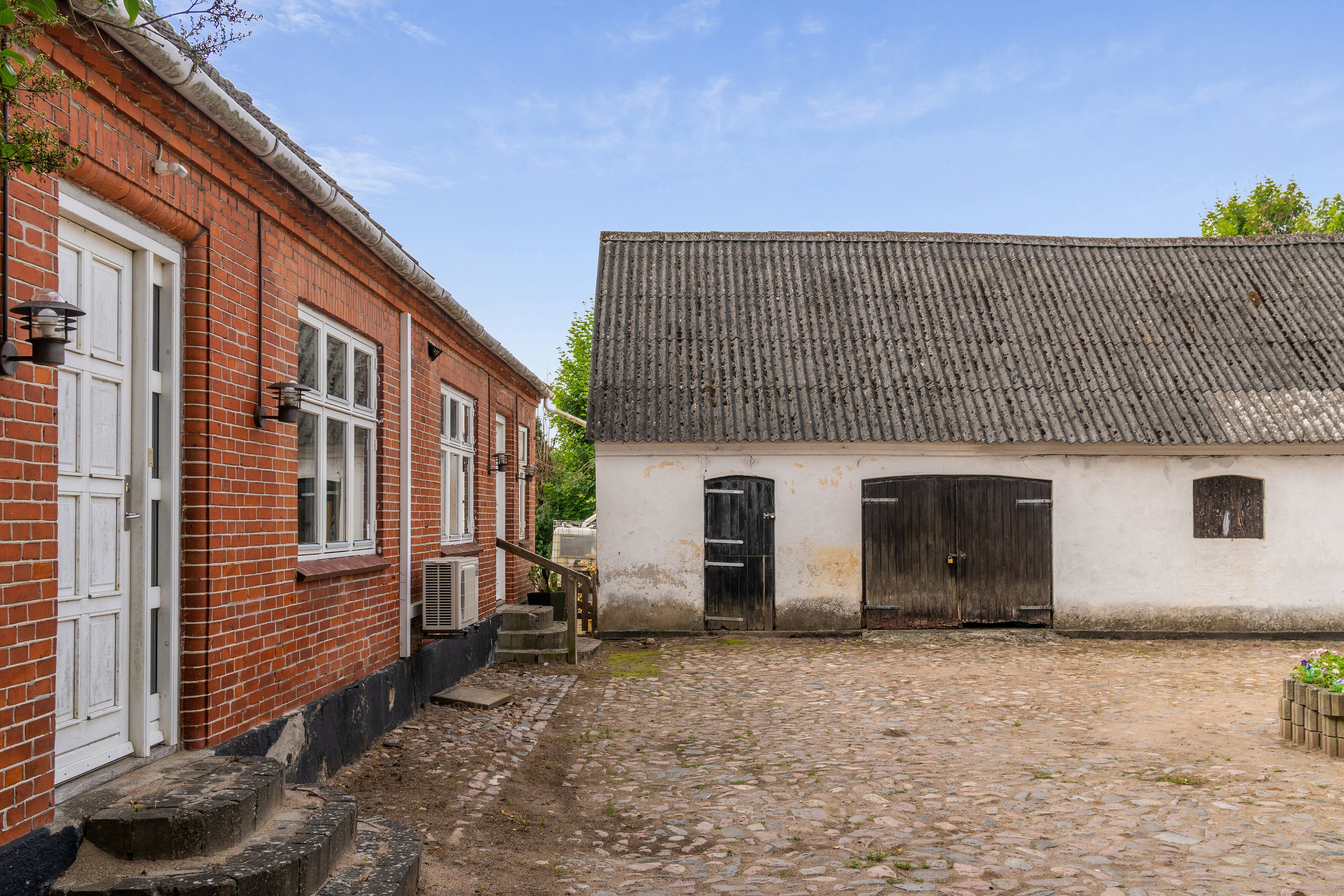 Fremhævet set fra vejen billede i fuldskærmstilstand. Billede af Smidsholmvej 10, Hønsinge L, 4560 Vig