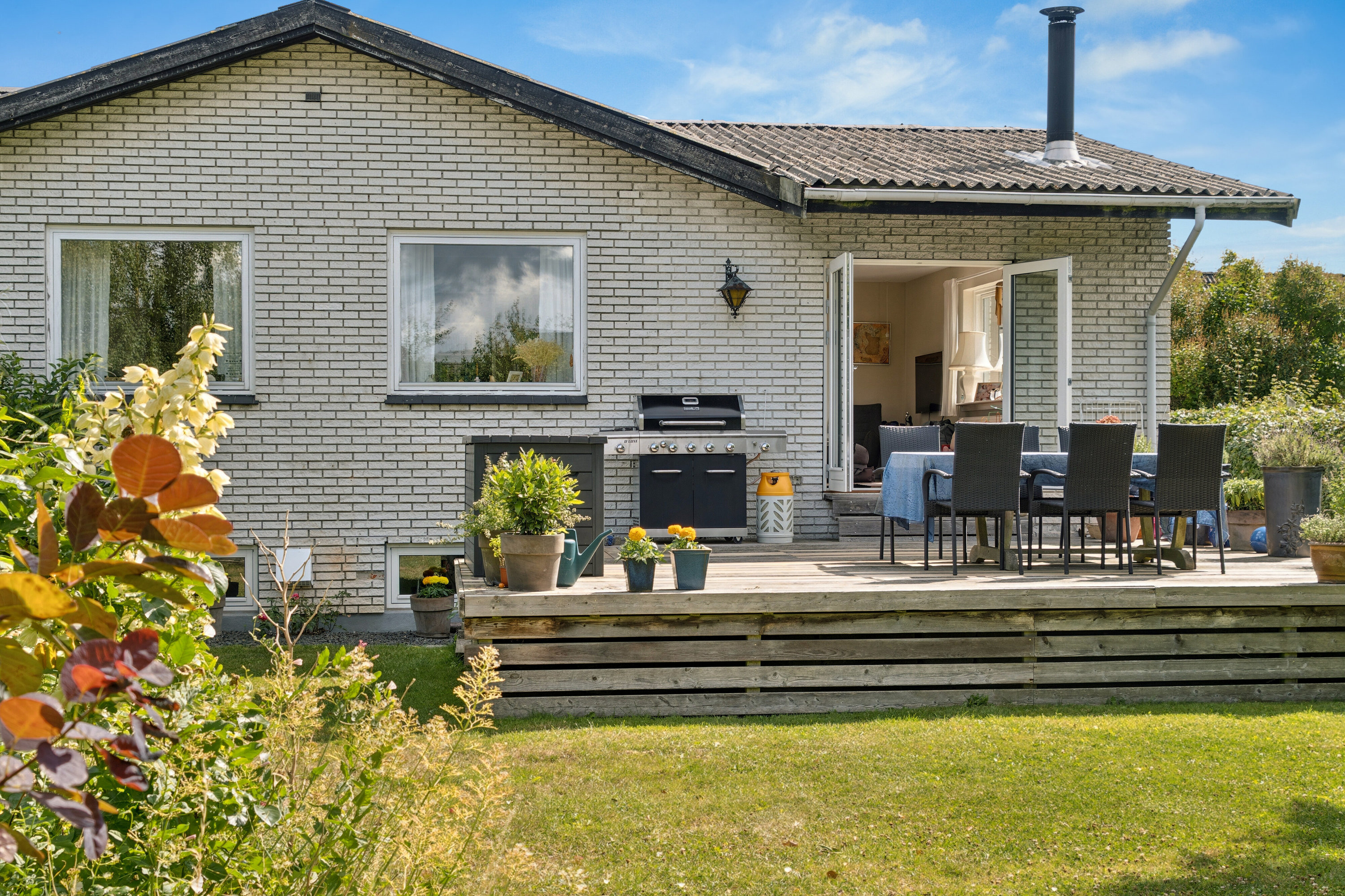 Fremhævet terrasse billede i fuldskærmstilstand. Billede af Nordlundsvej 74, 2650 Hvidovre
