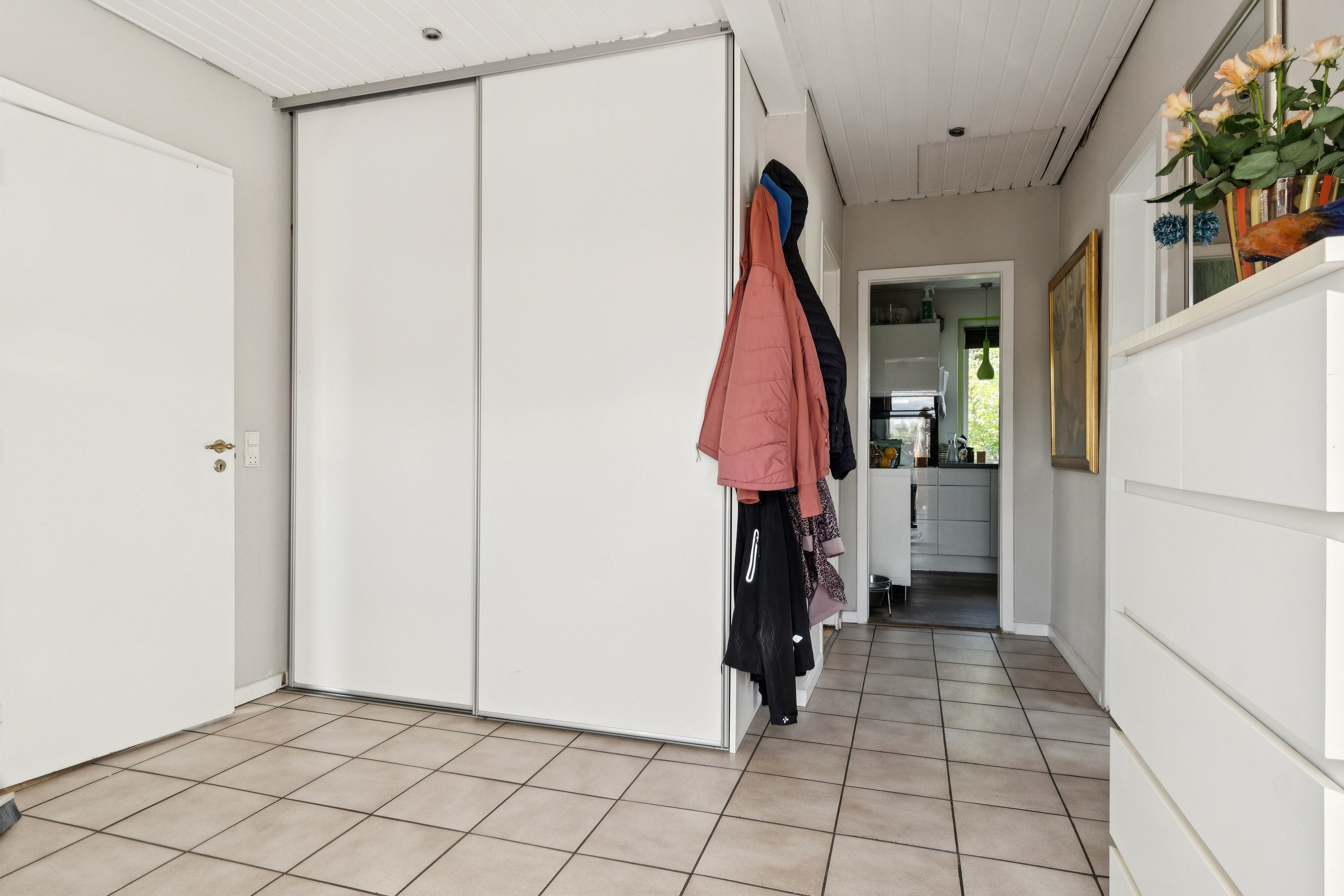 Fremhævet gang billede i fuldskærmstilstand. Billede af Nordlundsvej 74, 2650 Hvidovre