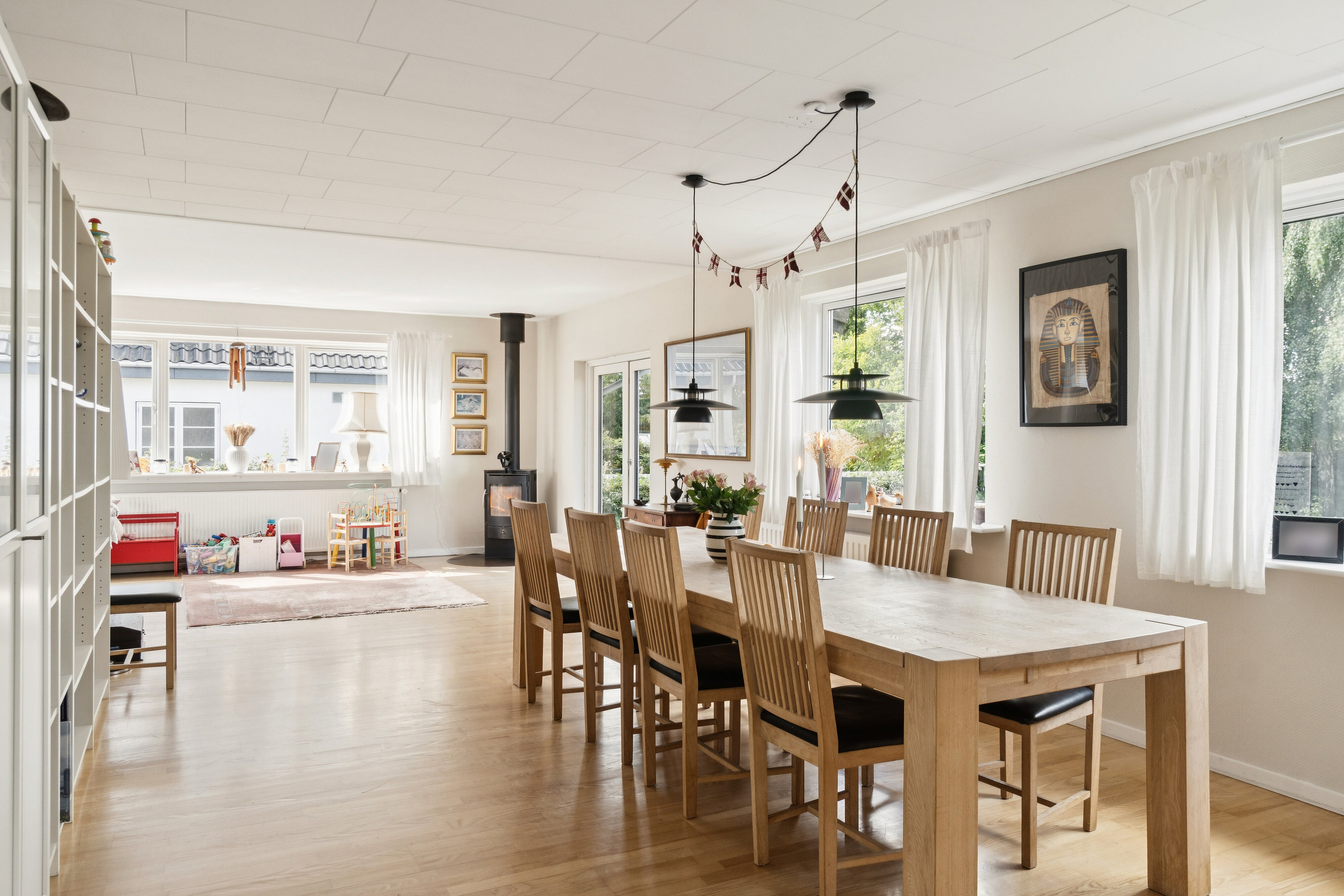 Fremhævet spisestue billede i fuldskærmstilstand. Billede af Nordlundsvej 74, 2650 Hvidovre