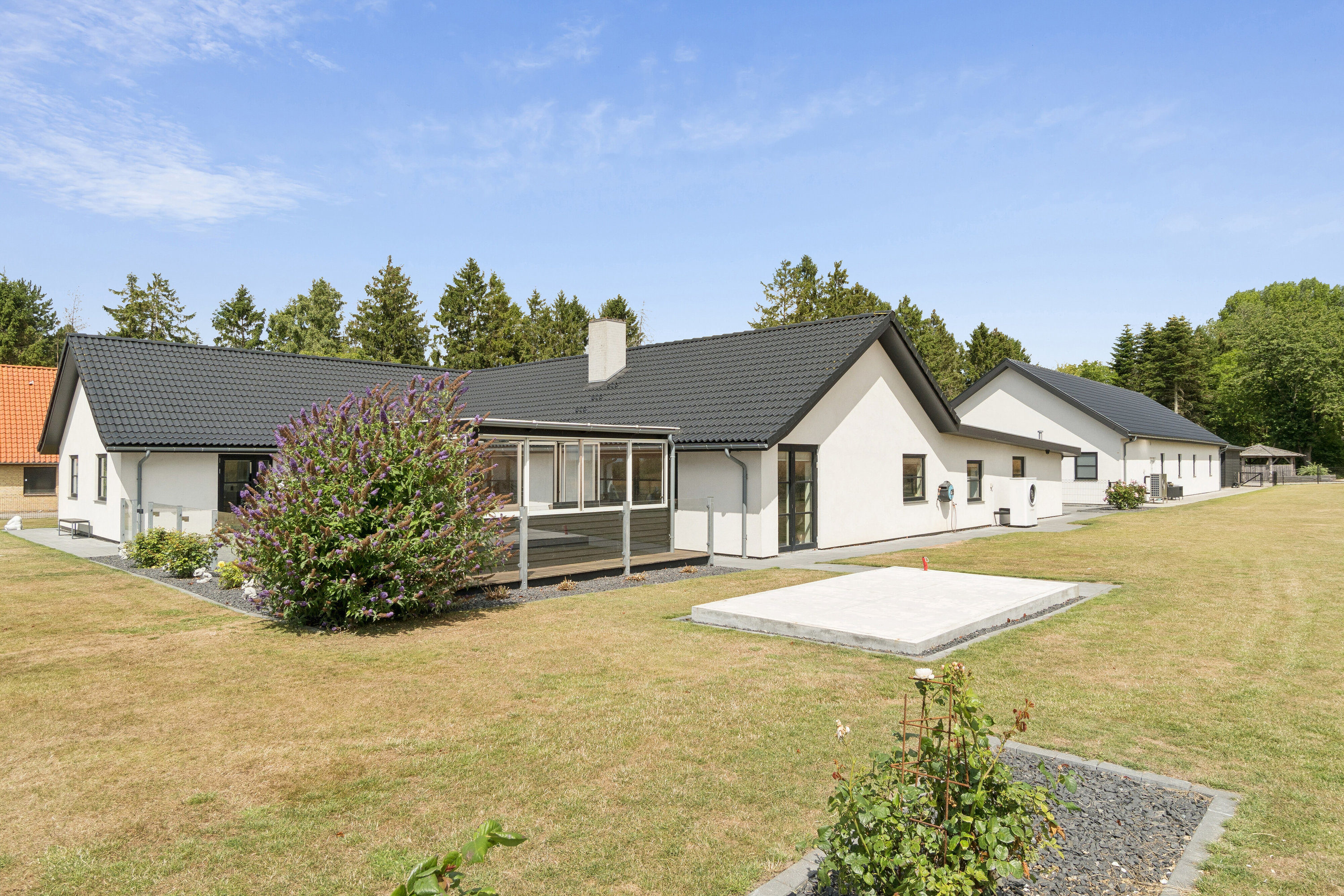 Fremhævet set fra haven billede i fuldskærmstilstand. Billede af Præstelod Huse 2, V Egesborg, 4700 Næstved