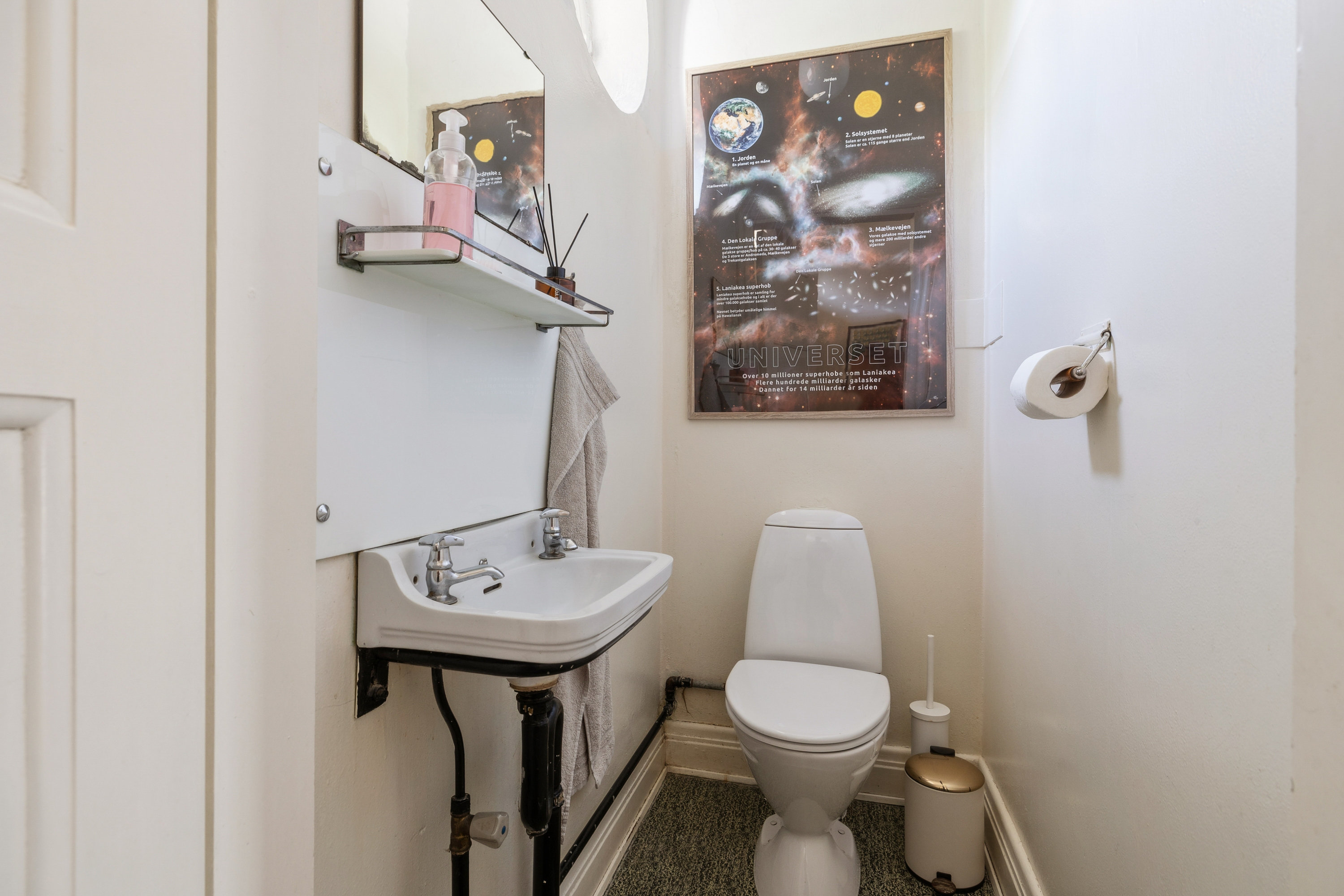 Fremhævet toilet billede i fuldskærmstilstand. Billede af Møllegade 59, 8660 Skanderborg