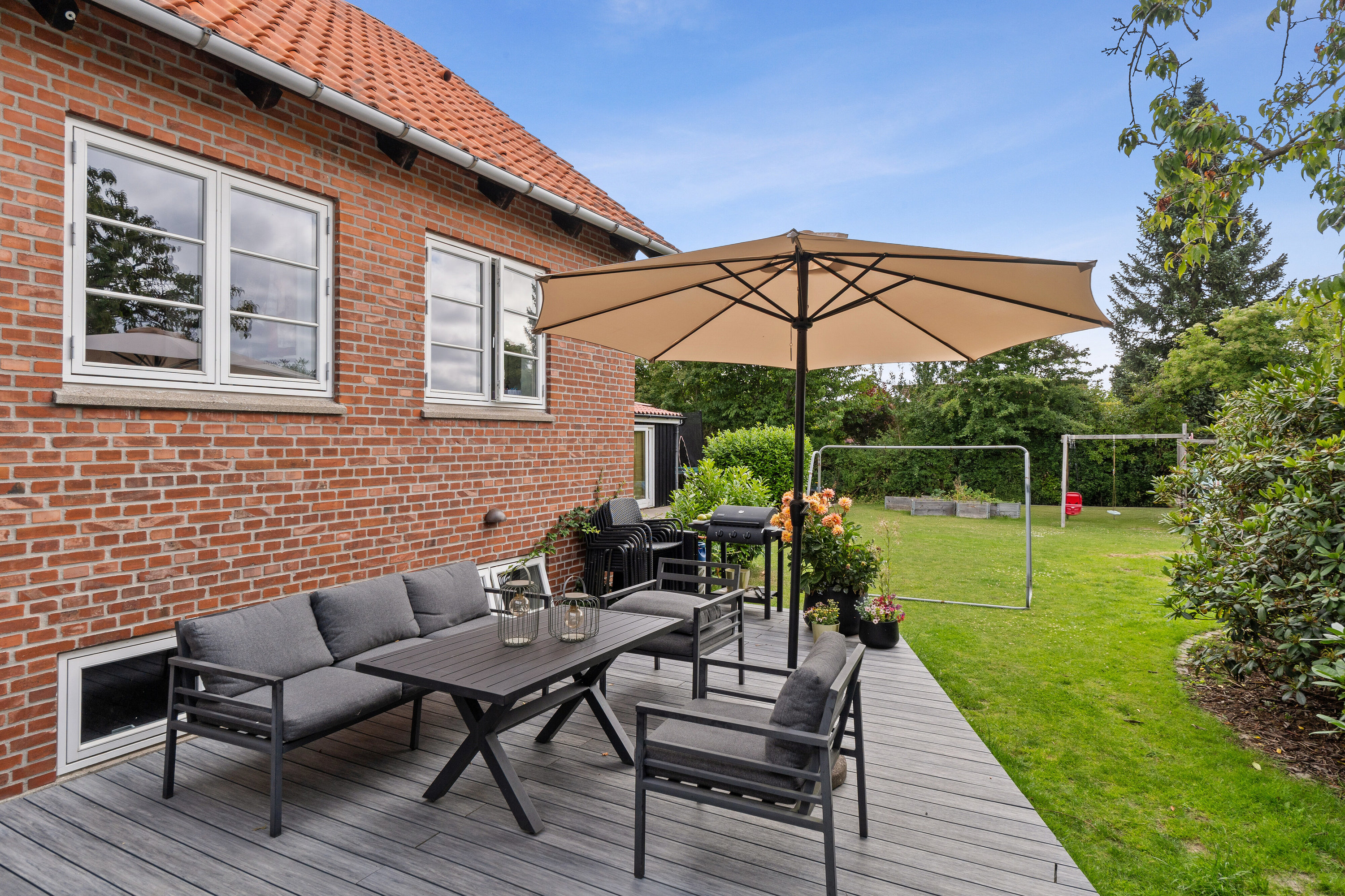 Fremhævet overdækket terrasse billede i fuldskærmstilstand. Billede af Solsortevej 4, 2600 Glostrup
