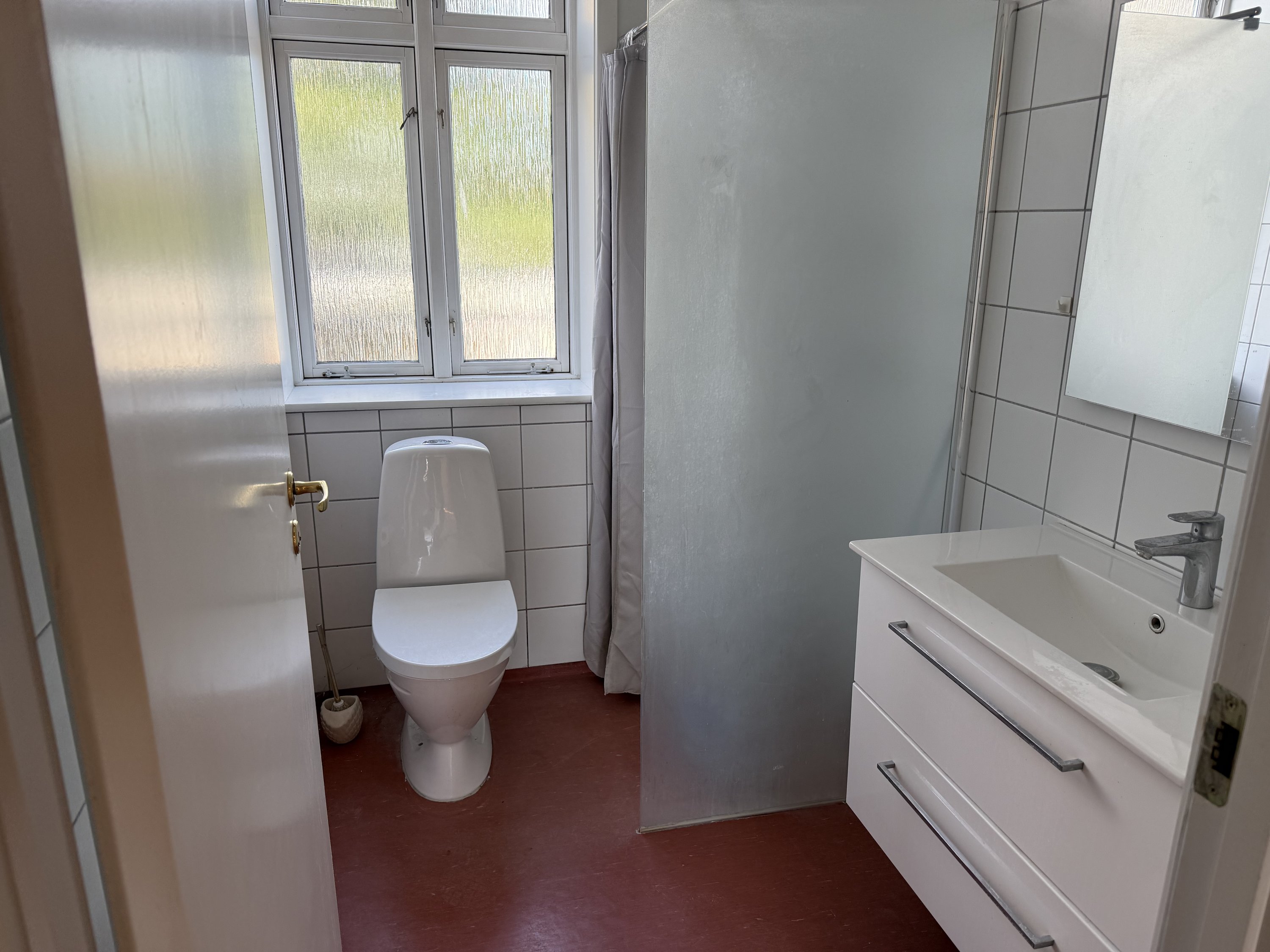 Fremhævet badeværelse billede i fuldskærmstilstand. Billede af Raadhustorvet 6C, 1. 4., 7900 Nykøbing M