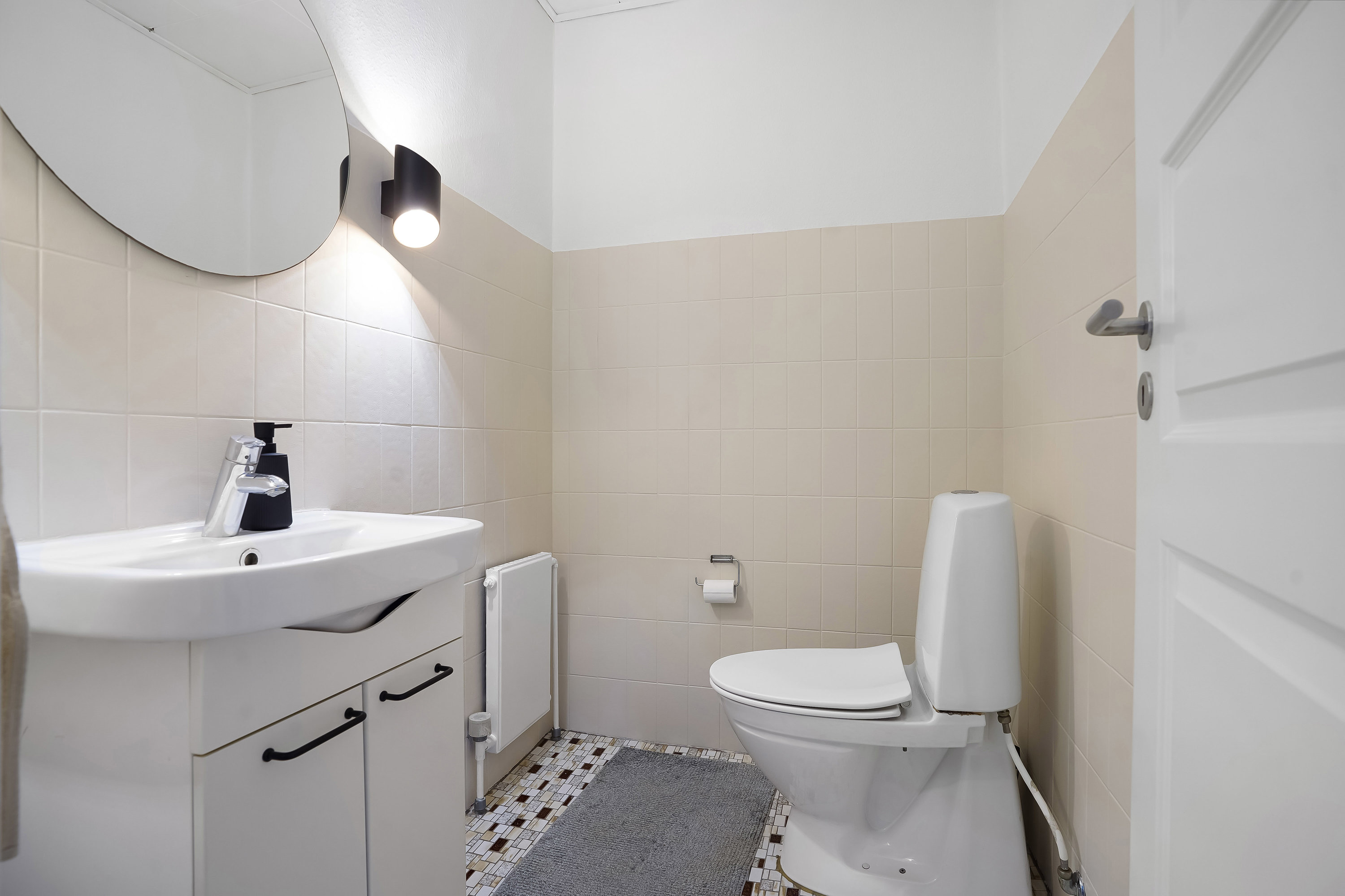 Fremhævet toilet billede i fuldskærmstilstand. Billede af Lundevej 15, Gelsted, 5591 Gelsted