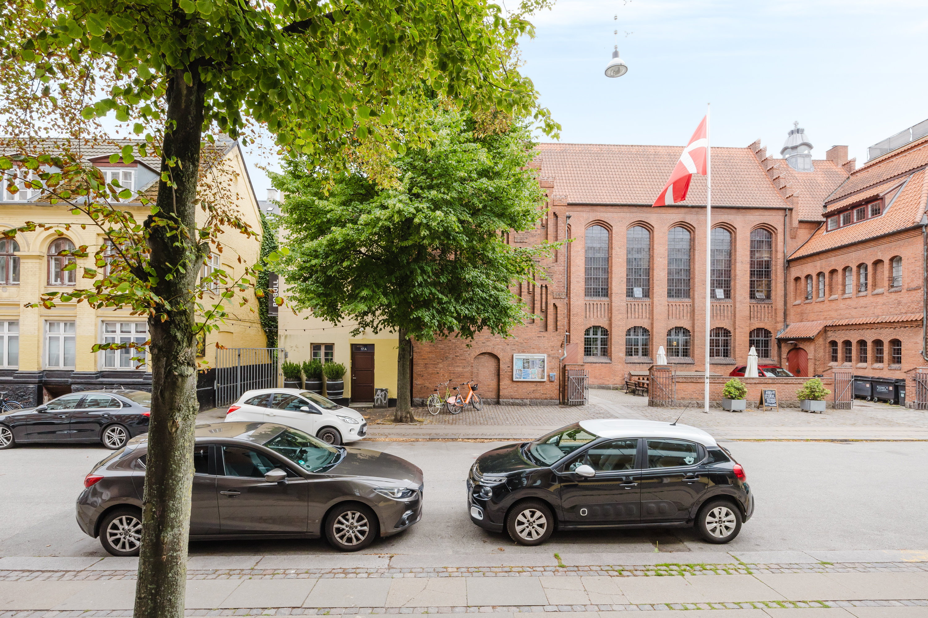 Fremhævet andet billede i fuldskærmstilstand. Billede af Bjelkes Allé 20, st., 2200 København N