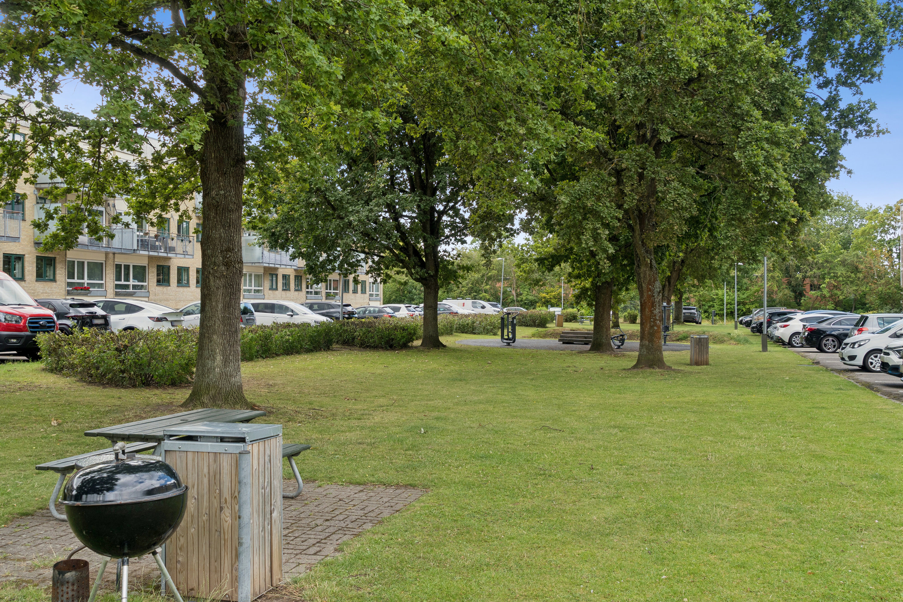 Fremhævet gårdmiljø billede i fuldskærmstilstand. Billede af Rødovre Parkvej 195, 1. tv., 2610 Rødovre