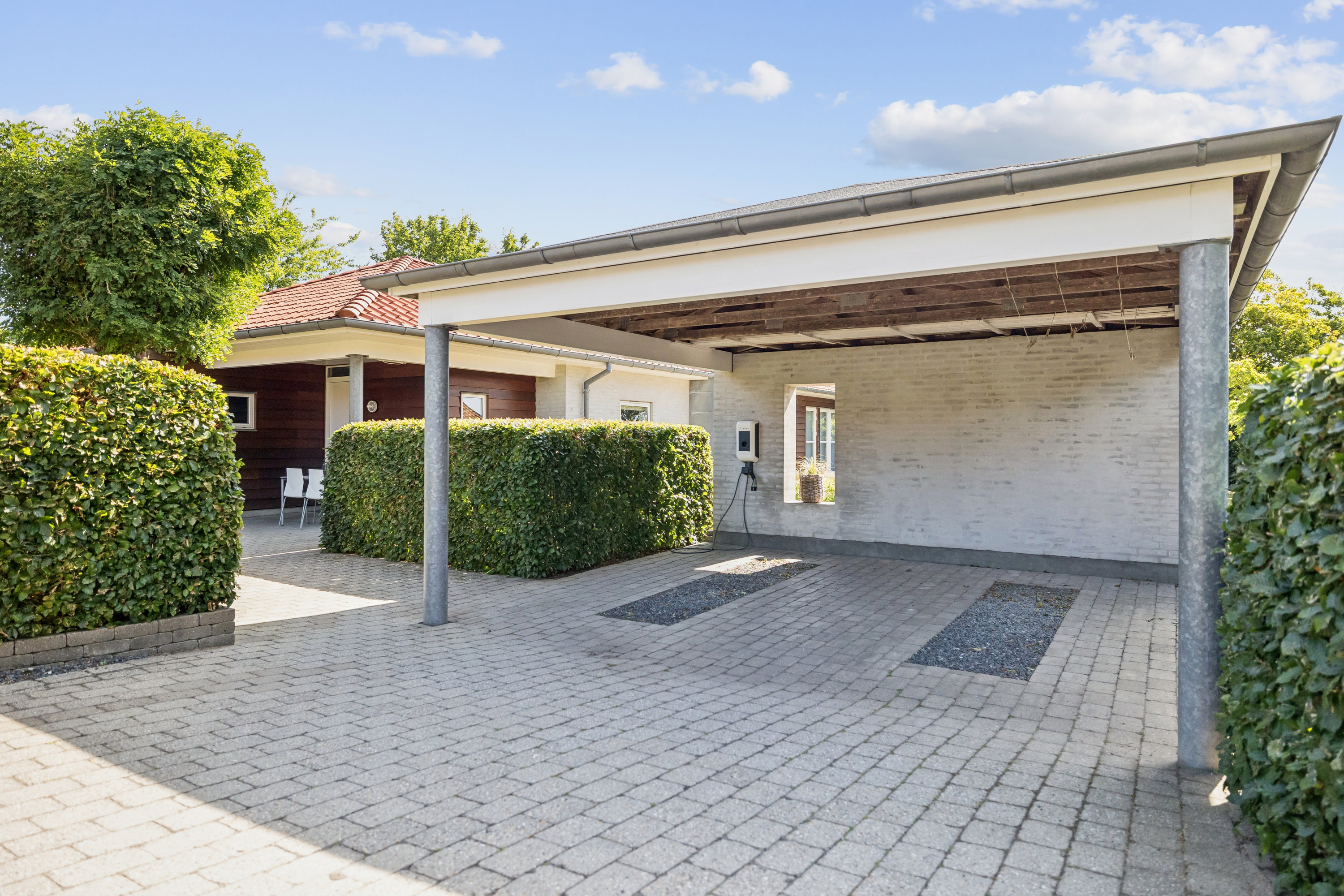 Fremhævet carport billede i fuldskærmstilstand. Billede af Egernvej 15, 8660 Skanderborg
