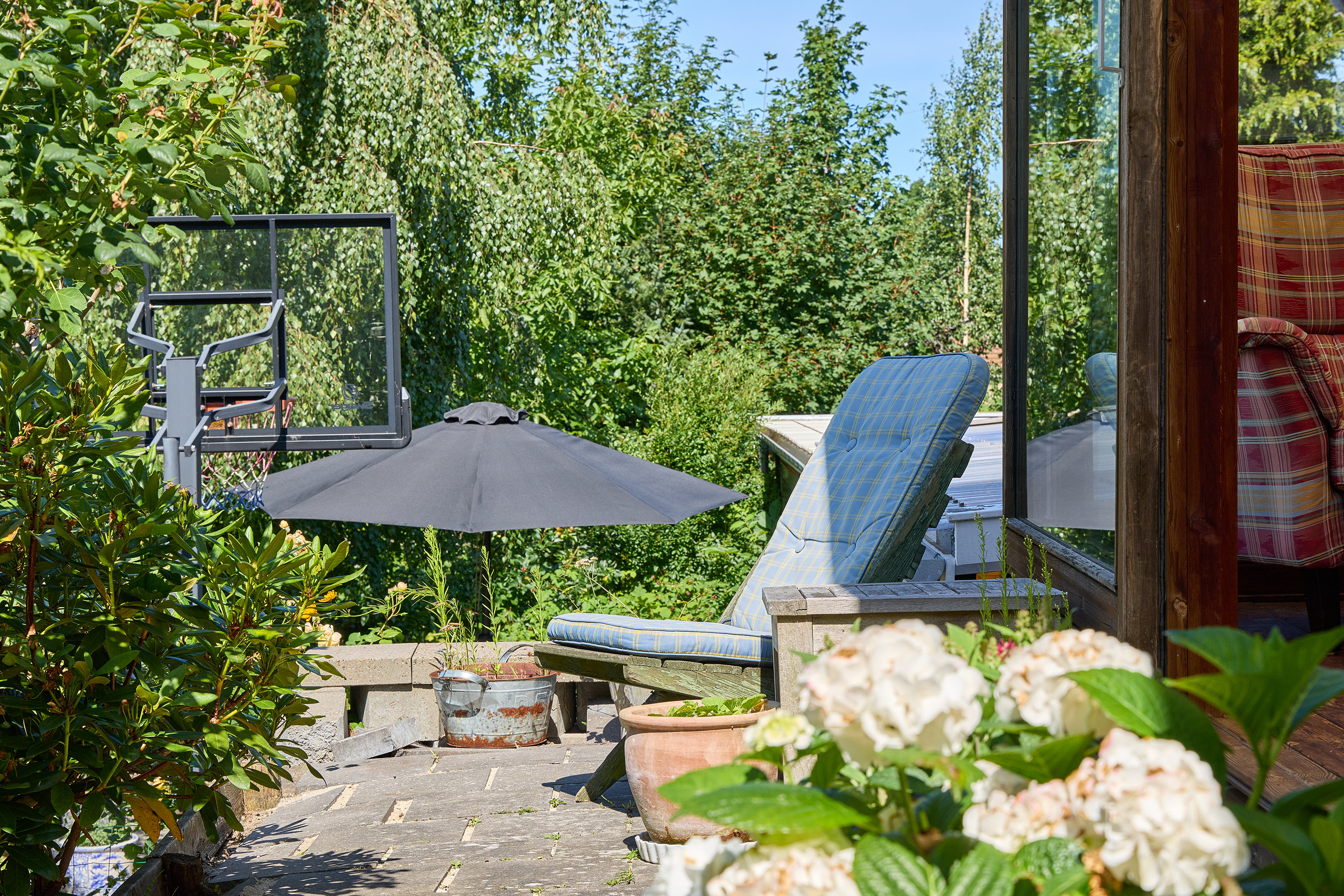 Fremhævet terrasse billede i fuldskærmstilstand. Billede af Falkenborgvej 54, 3600 Frederikssund