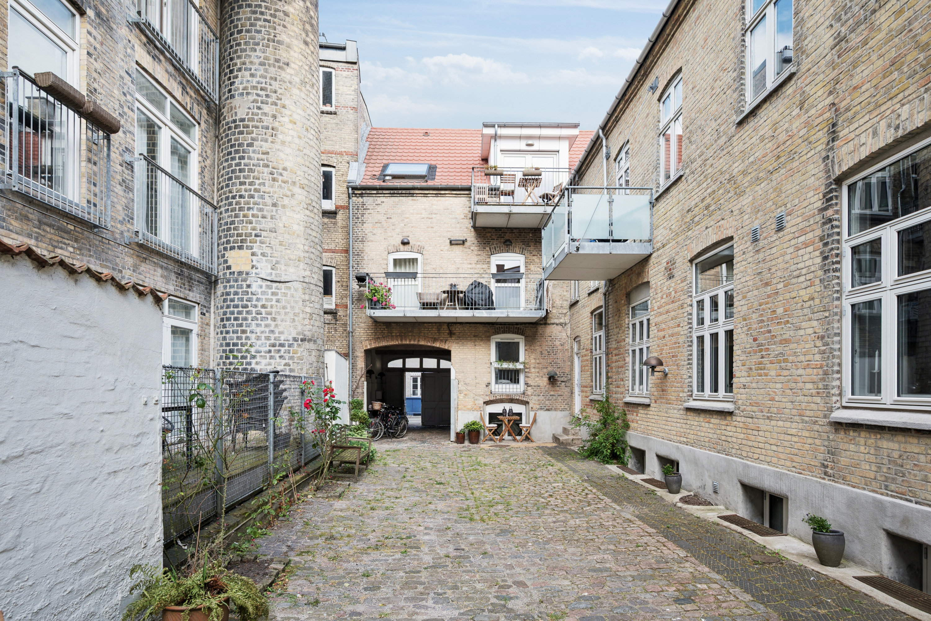 Fremhævet andet billede i fuldskærmstilstand. Billede af Mejlgade 68, st., 8000 Aarhus C