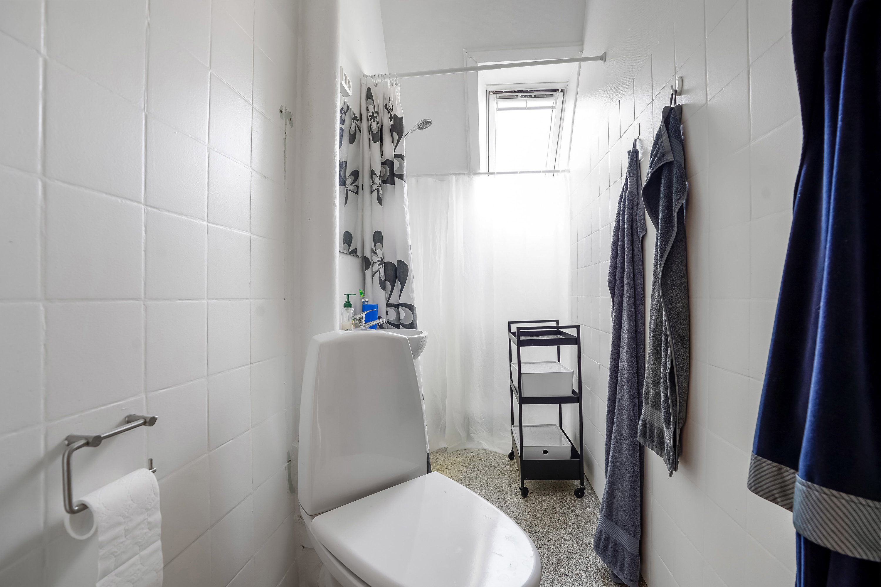 Fremhævet toilet billede i fuldskærmstilstand. Billede af Rødegårdsvej 47, 2. th., 5000 Odense C