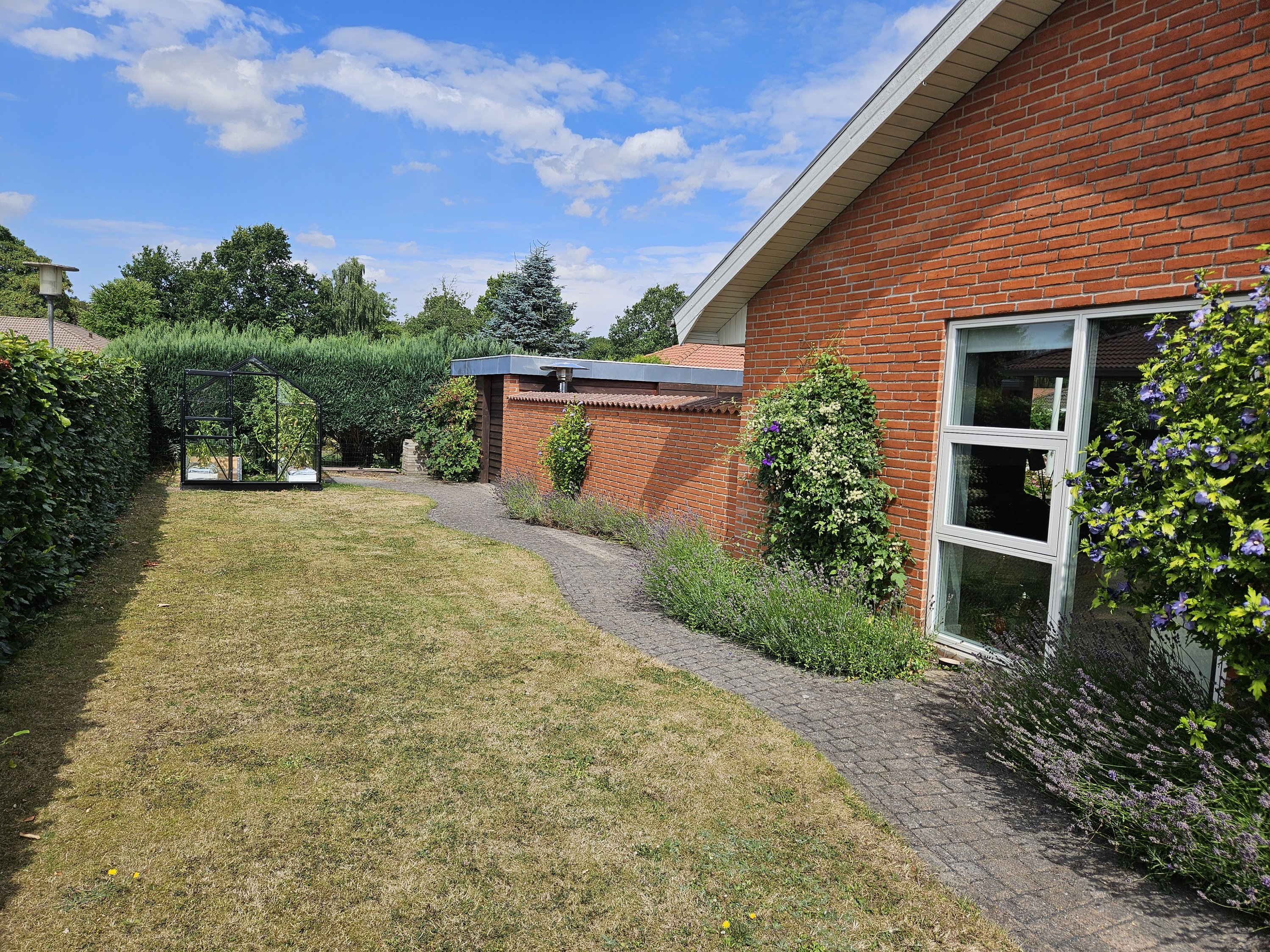 Fremhævet have billede i fuldskærmstilstand. Billede af Christiansøvej 42, 6000 Kolding