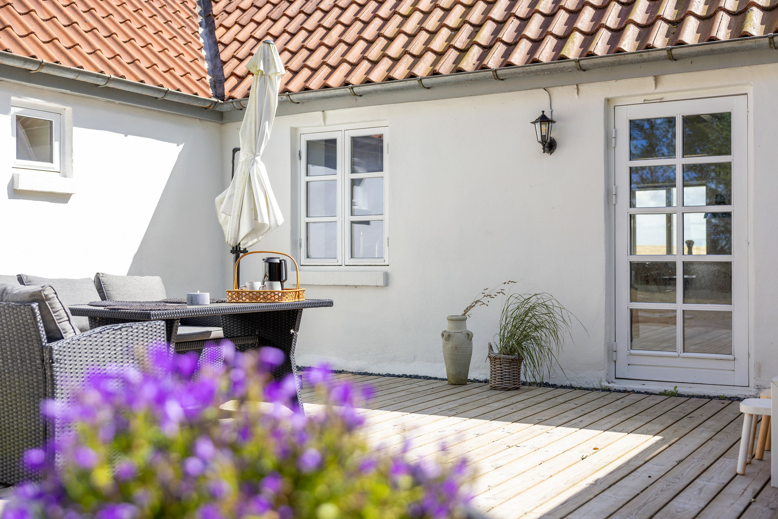 Fremhævet terrasse billede i fuldskærmstilstand. Billede af Dalbovej 5, 9750 Østervrå