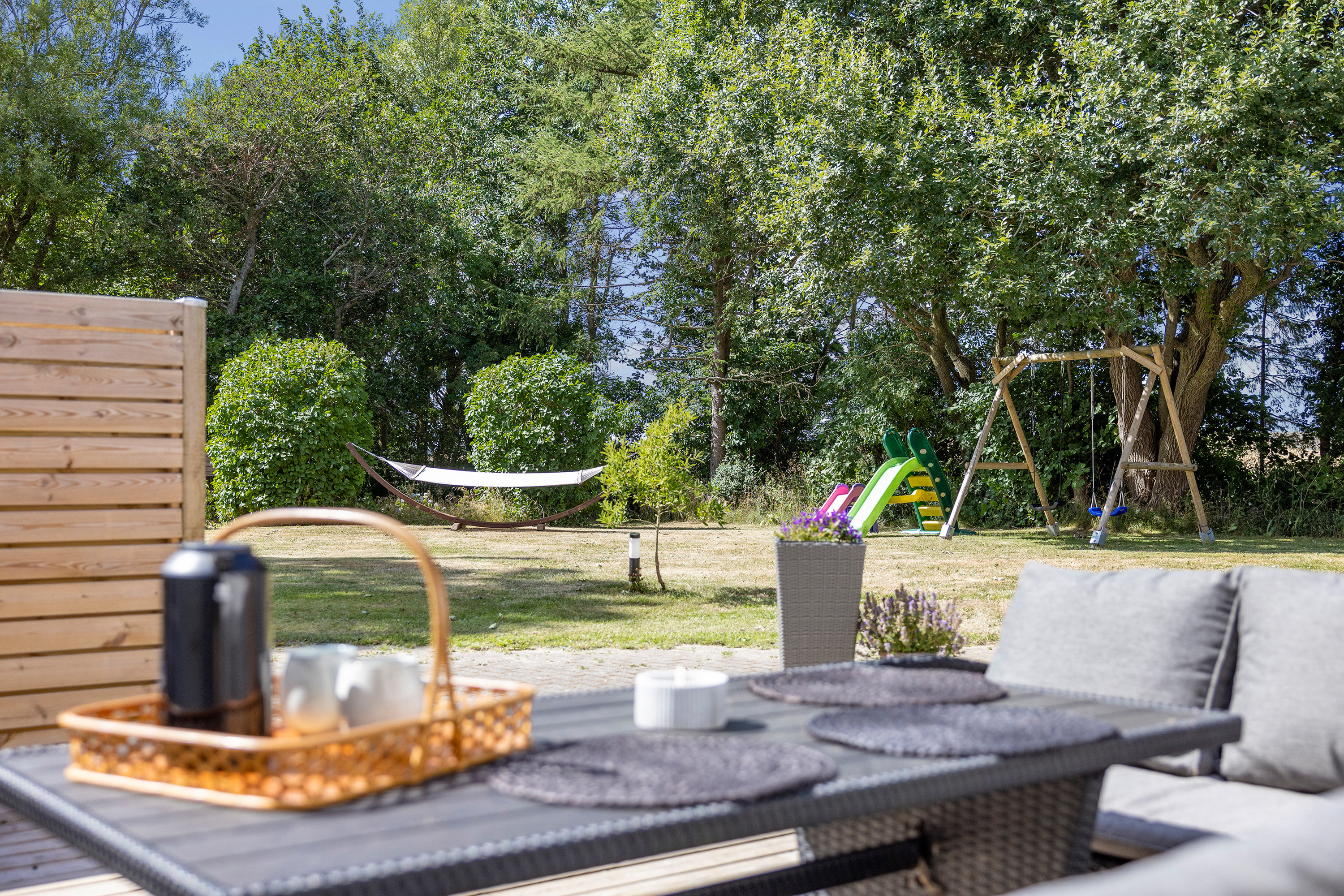 Fremhævet terrasse billede i fuldskærmstilstand. Billede af Dalbovej 5, 9750 Østervrå