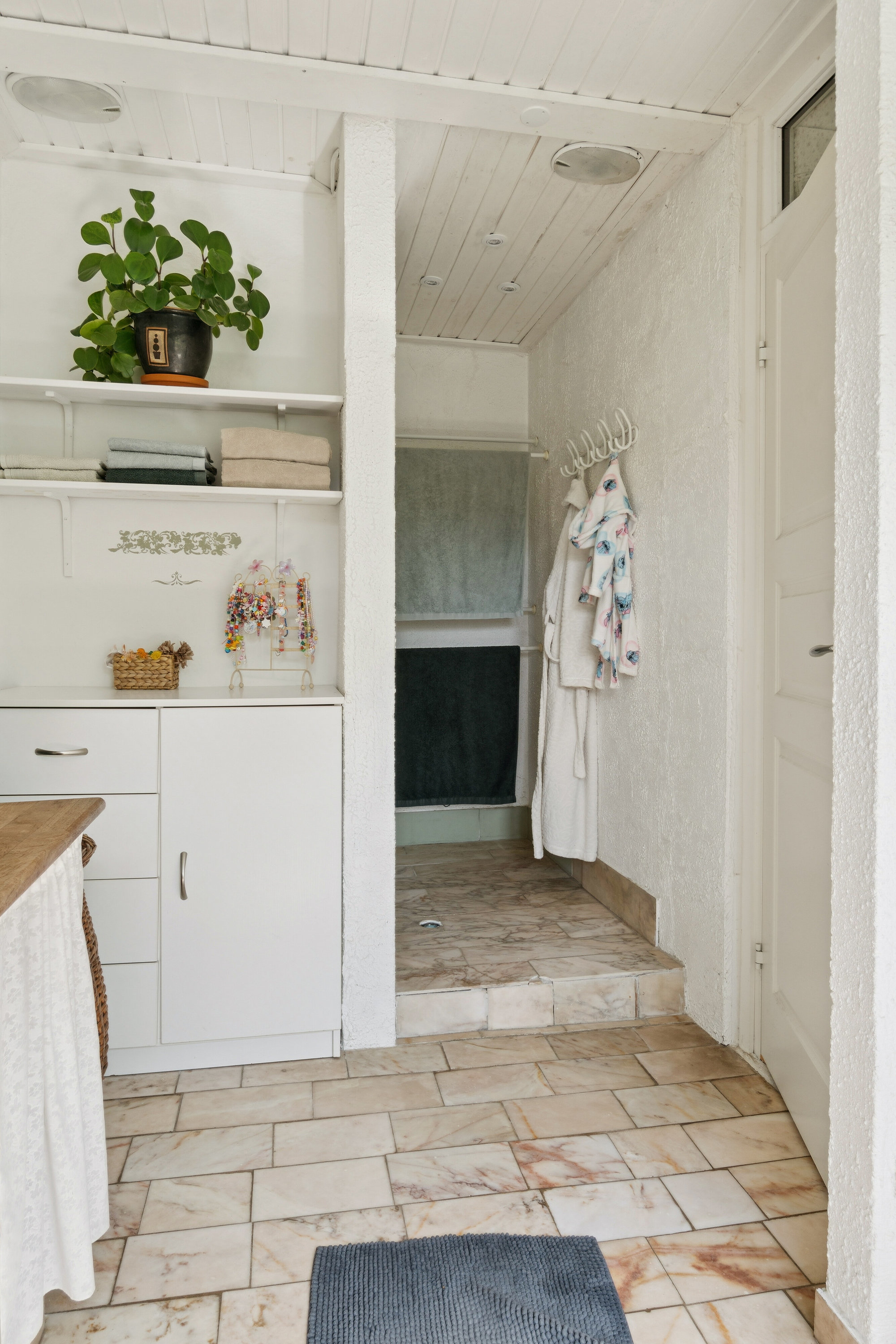 Fremhævet værelse billede i fuldskærmstilstand. Billede af Marvedevej 19, Menstrup, 4700 Næstved