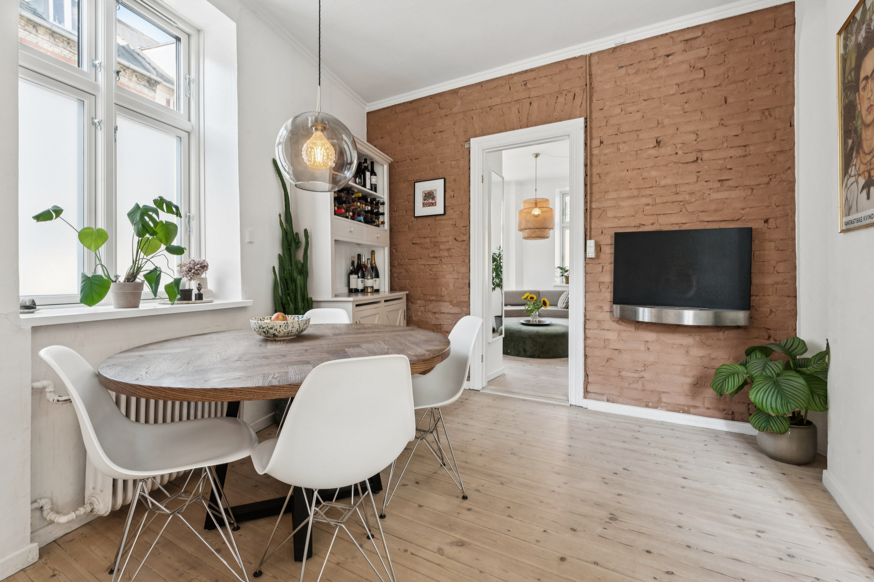 Fremhævet stue billede i fuldskærmstilstand. Billede af Valhøjvej 13, st. th., 2500 Valby