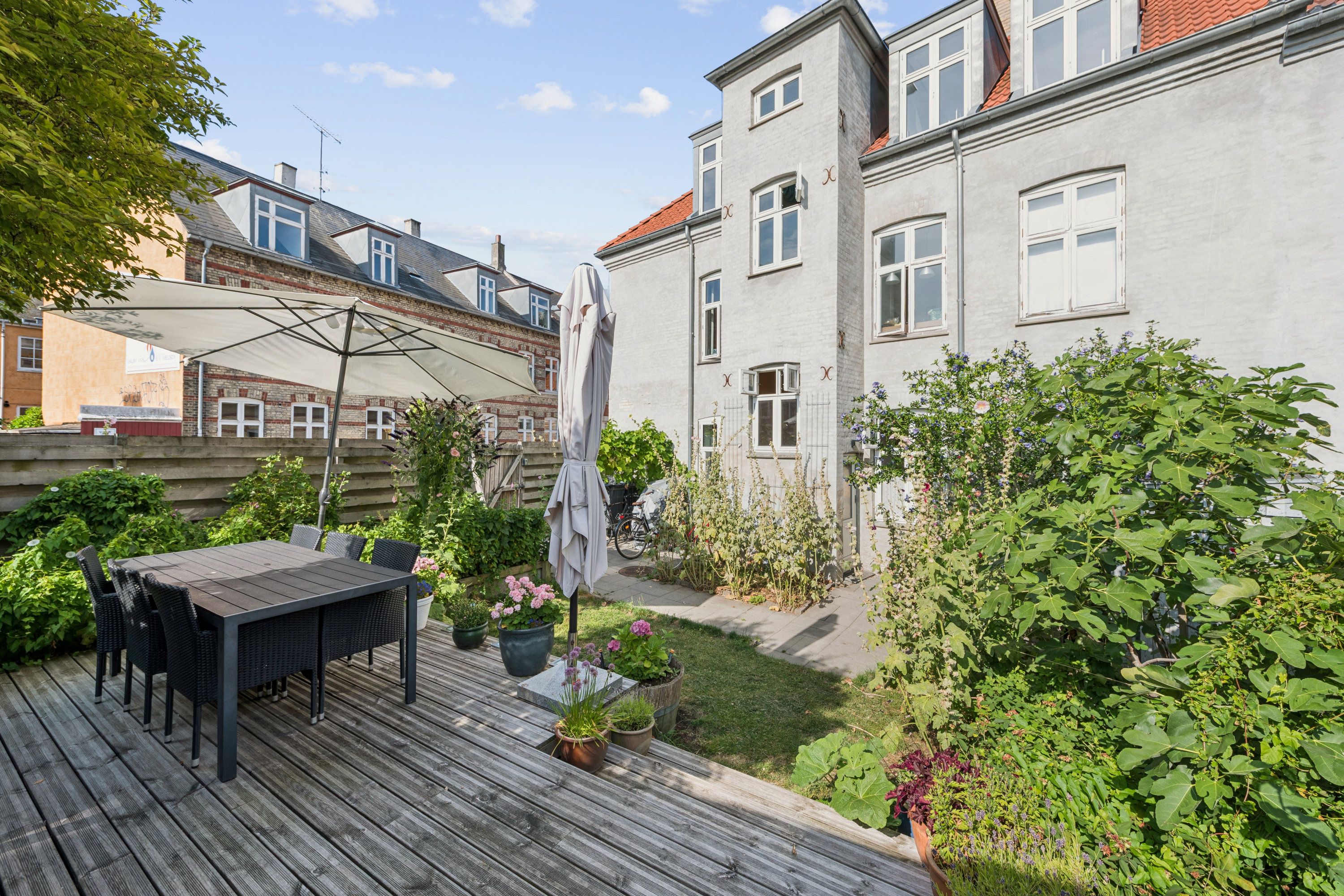 Fremhævet andet billede i fuldskærmstilstand. Billede af Valhøjvej 13, st. th., 2500 Valby