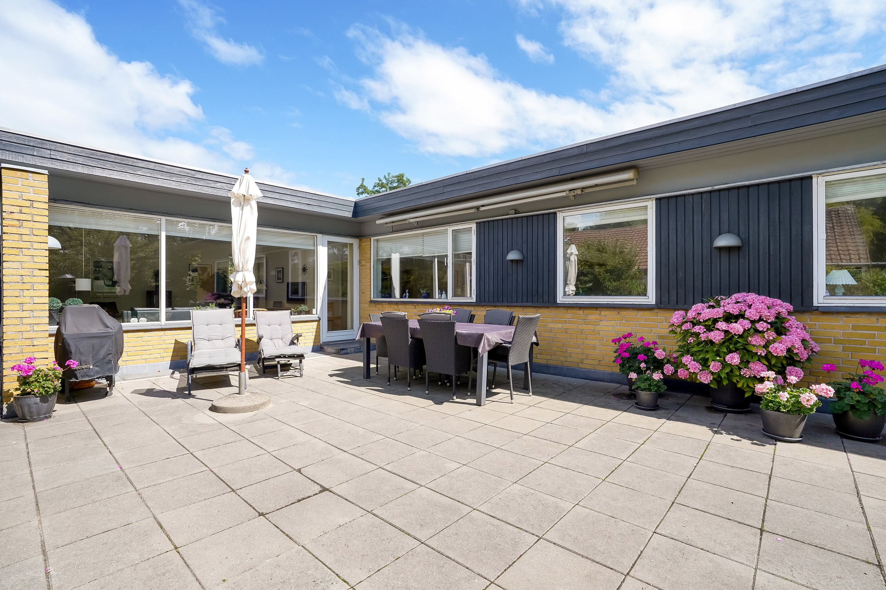 Fremhævet terrasse billede i fuldskærmstilstand. Billede af Sparretornvej 29, 5230 Odense M