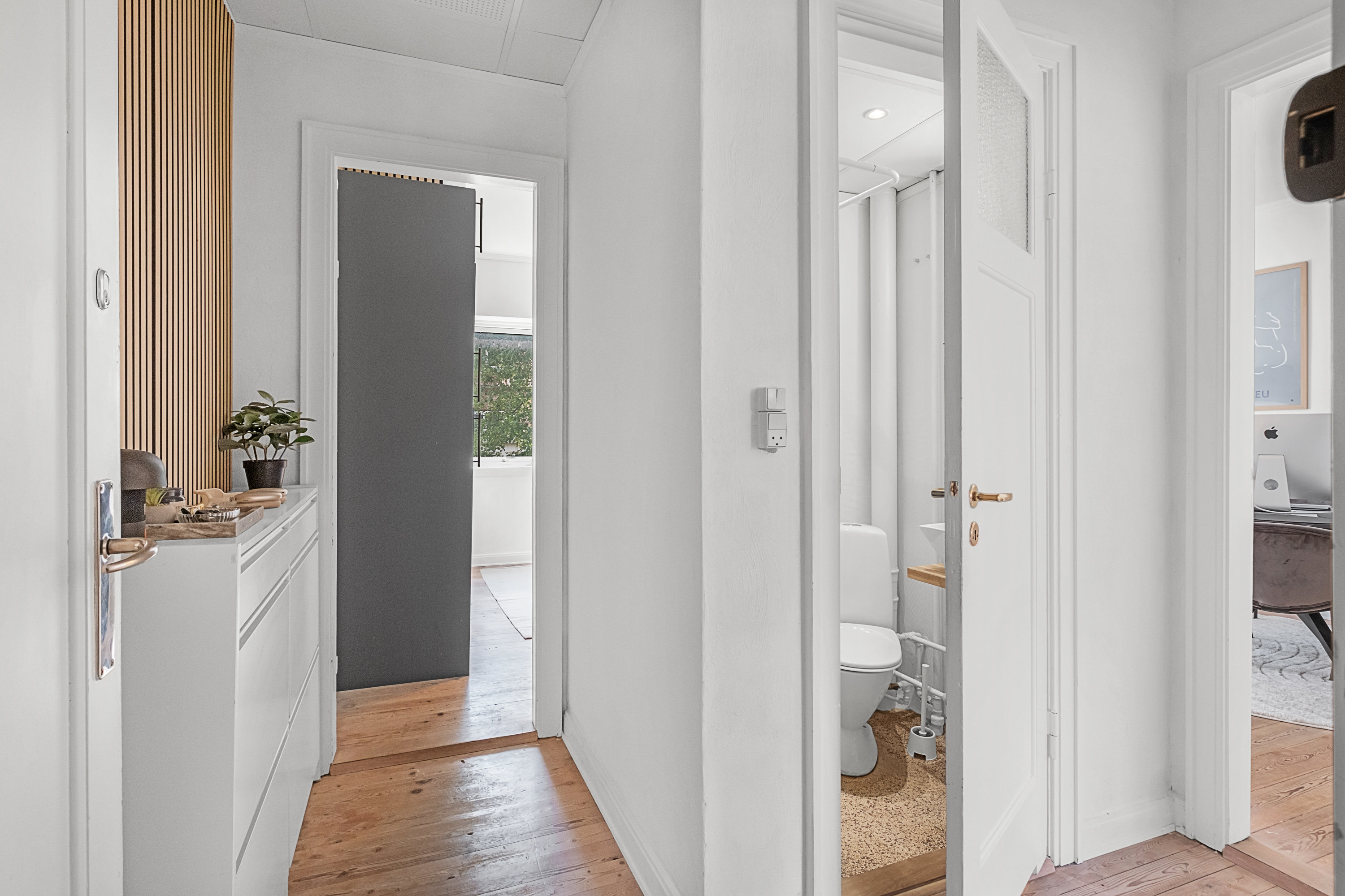 Fremhævet entré billede i fuldskærmstilstand. Billede af Silkeborgvej 120, 2. th., 8000 Aarhus C