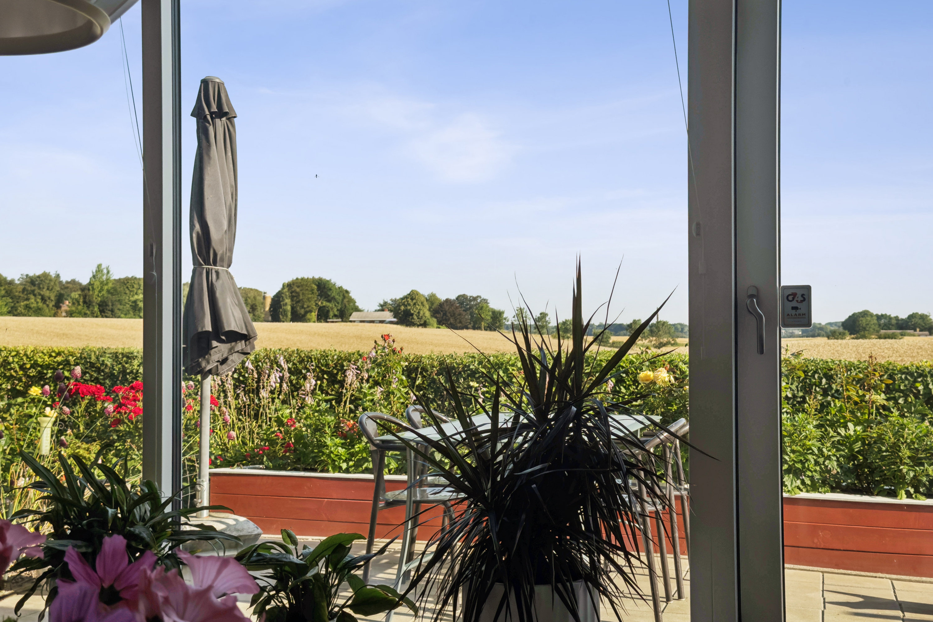Fremhævet terrasse billede i fuldskærmstilstand. Billede af Elsborgvej 85, 8840 Rødkærsbro