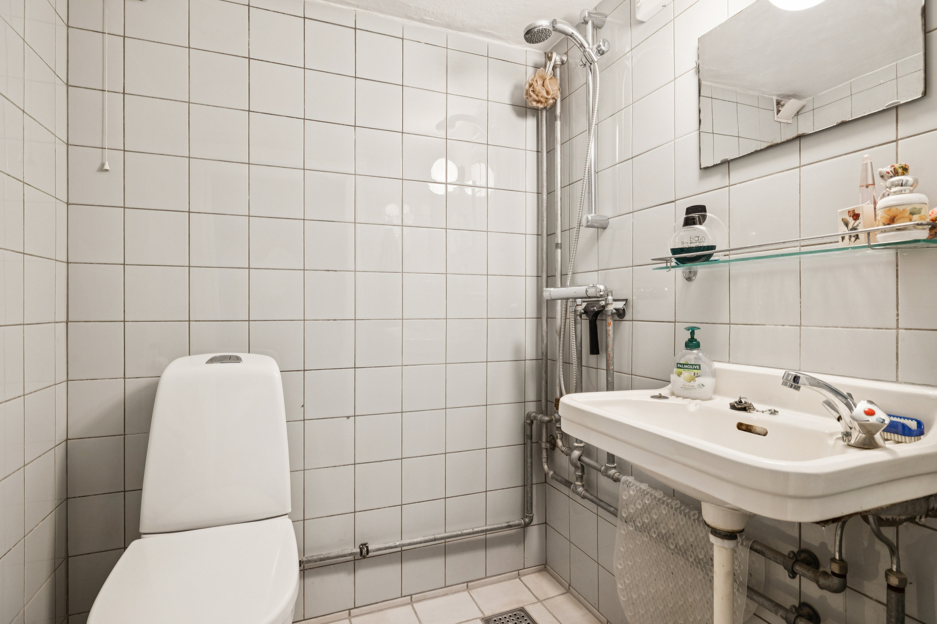 Fremhævet toilet billede i fuldskærmstilstand. Billede af Hybenvej 15, 9550 Mariager