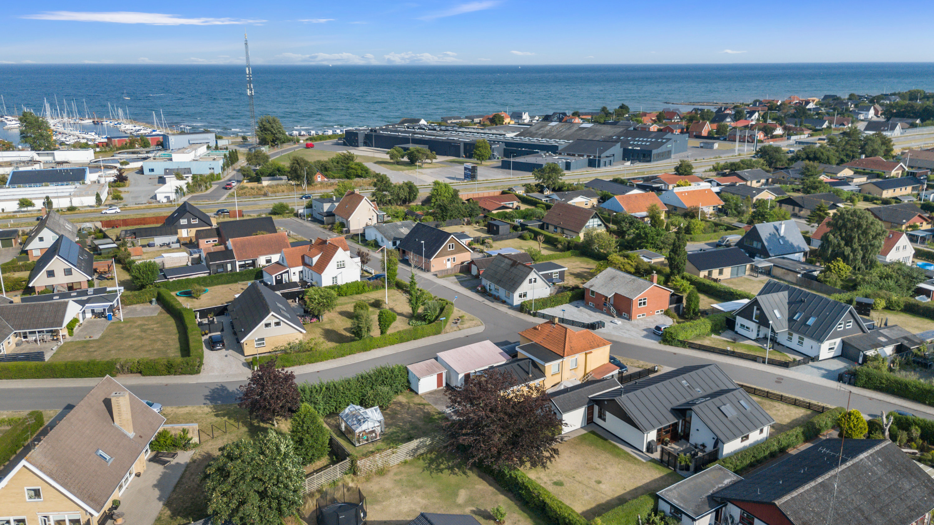 Fremhævet luftfoto billede i fuldskærmstilstand. Billede af Lisborgvej 17, 9900 Frederikshavn