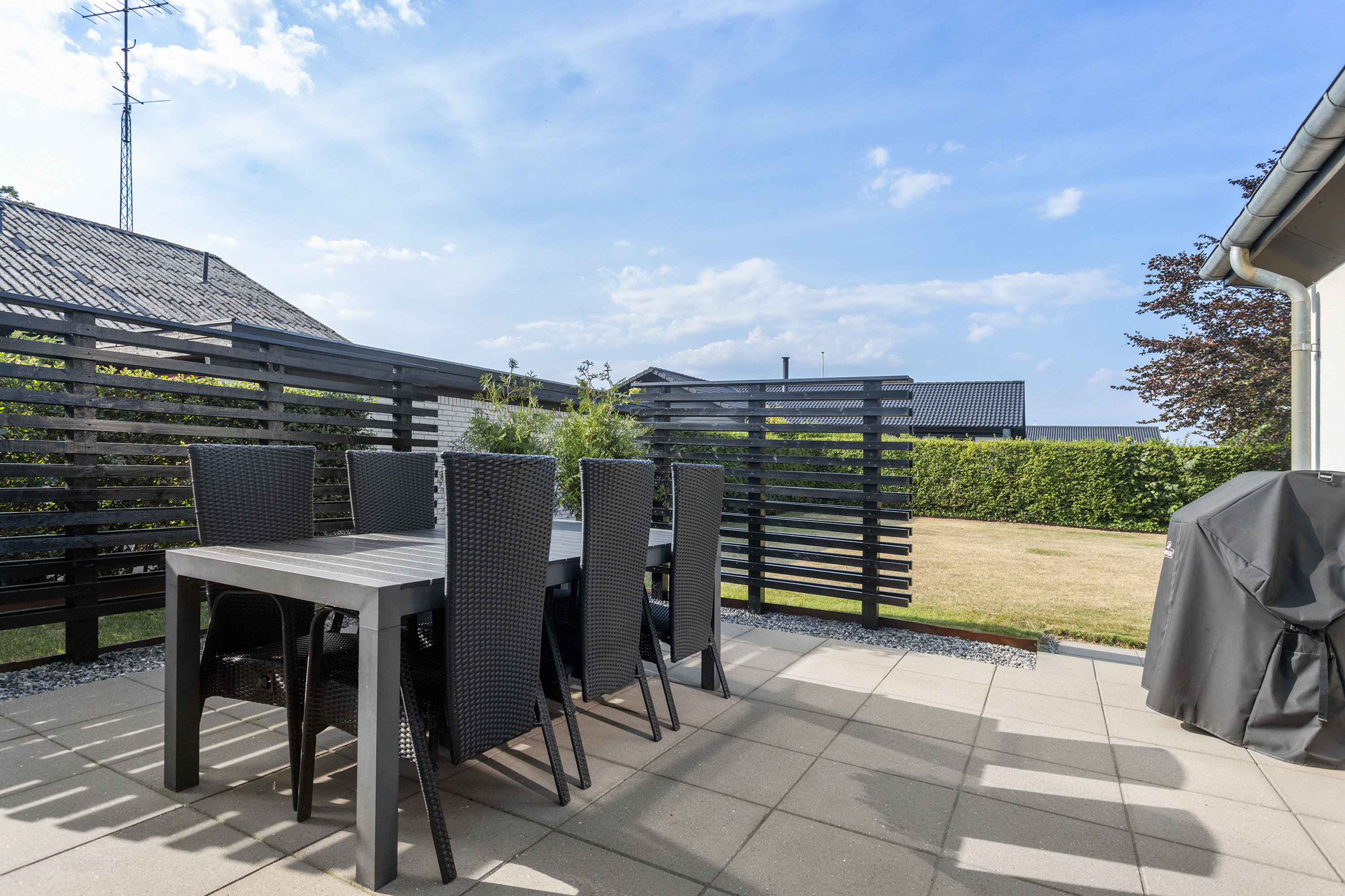 Fremhævet terrasse billede i fuldskærmstilstand. Billede af Lisborgvej 17, 9900 Frederikshavn