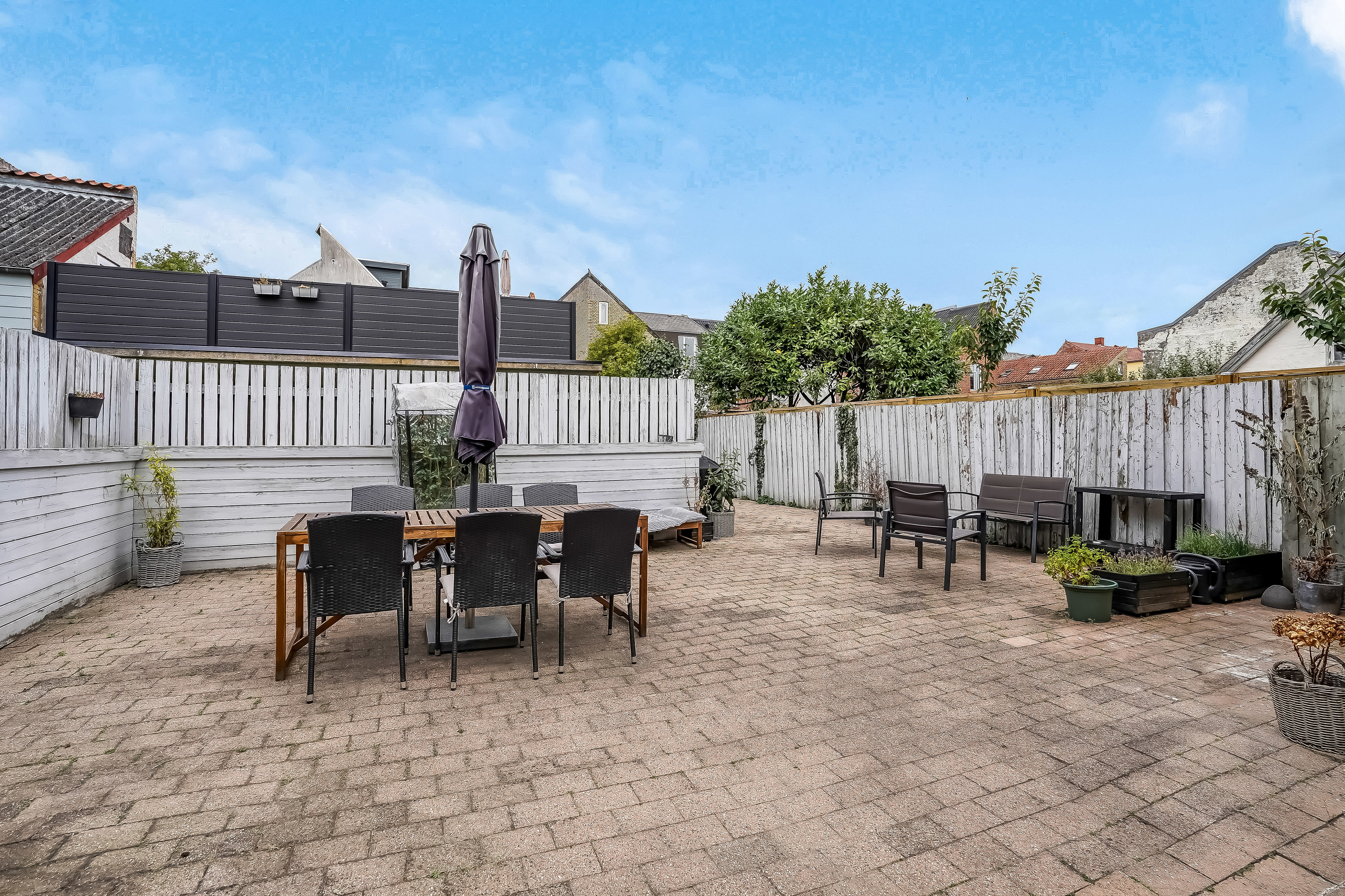 Fremhævet terrasse billede i fuldskærmstilstand. Billede af Dronningensgade 29, st., 5000 Odense C
