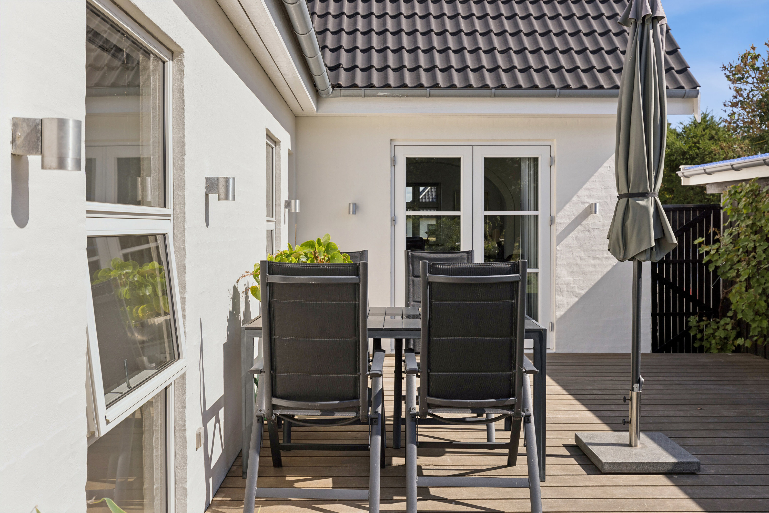 Fremhævet terrasse billede i fuldskærmstilstand. Billede af Valbygårdsvej 45, 4200 Slagelse