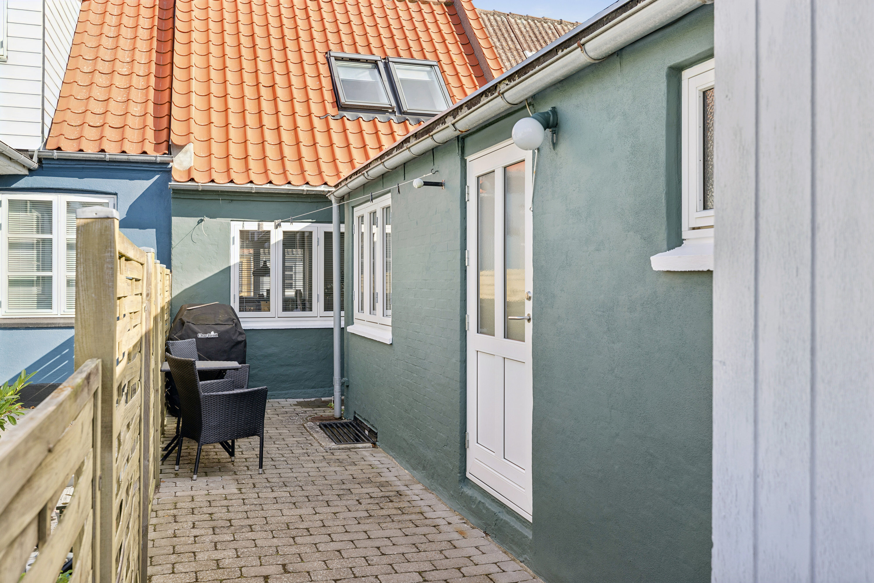 Fremhævet set fra vejen billede i fuldskærmstilstand. Billede af Nørrebro 64, 5900 Rudkøbing