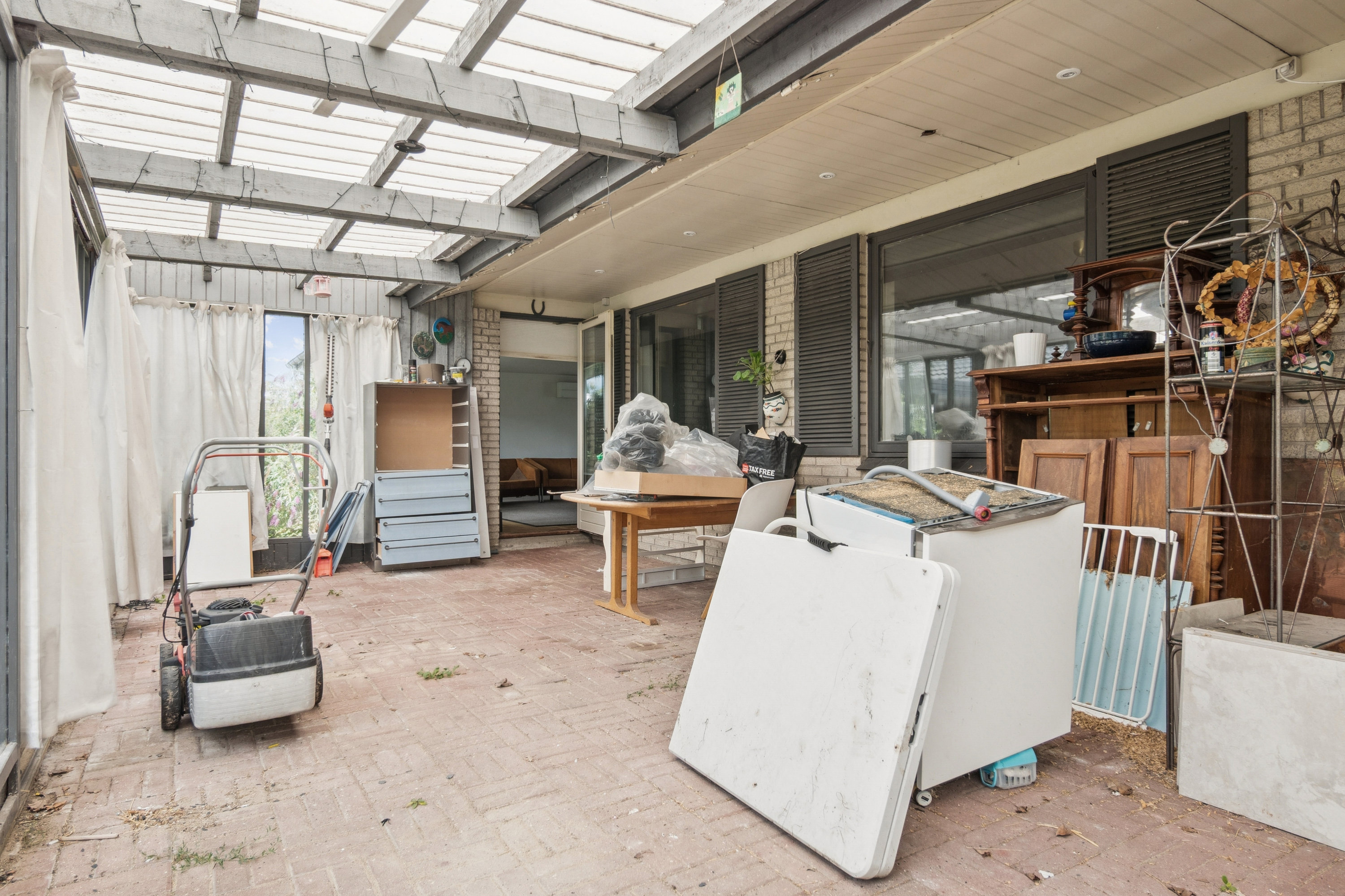 Fremhævet garage billede i fuldskærmstilstand. Billede af Nørrebred 16, 2625 Vallensbæk