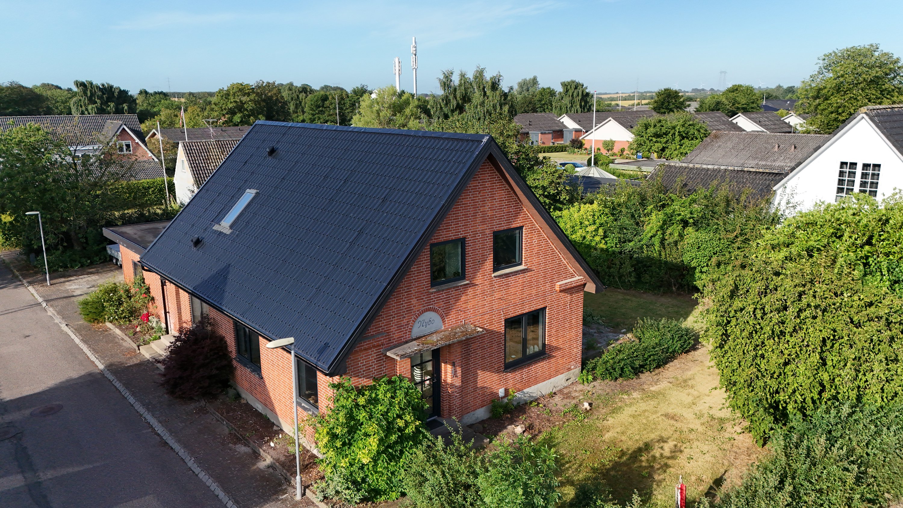 Fremhævet drone billede i fuldskærmstilstand. Billede af Vestermarksvej 5, 9610 Nørager