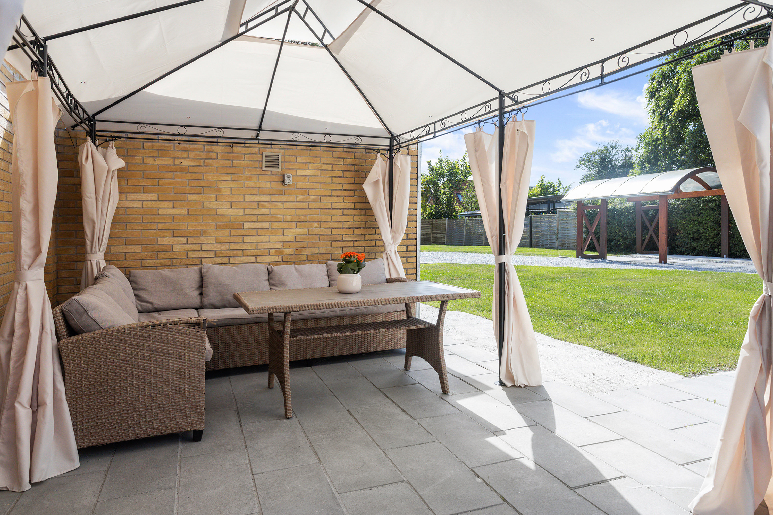 Fremhævet overdækket terrasse billede i fuldskærmstilstand. Billede af Finnsvej 31, 9900 Frederikshavn