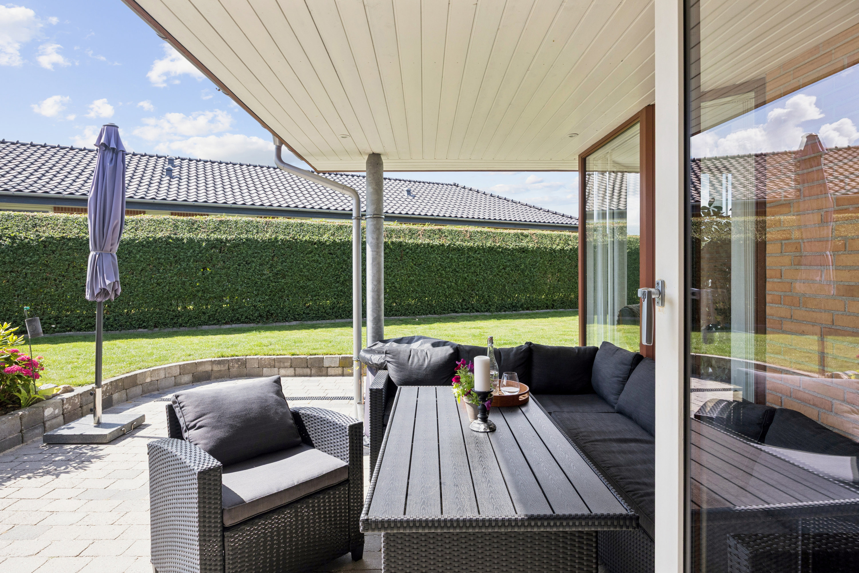 Fremhævet terrasse billede i fuldskærmstilstand. Billede af Majsmarken 2, 4140 Borup