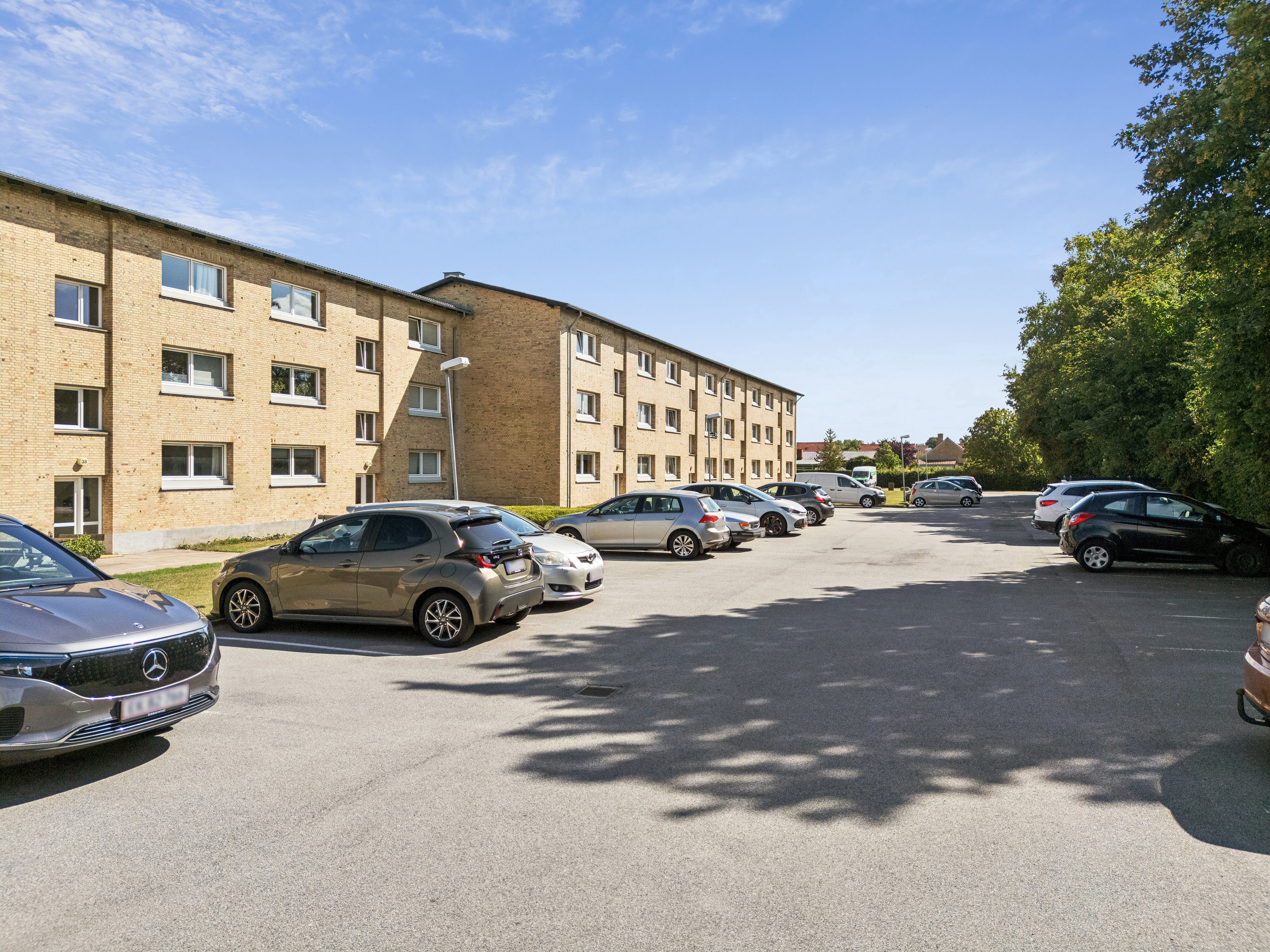 Fremhævet facade billede i fuldskærmstilstand. Billede af Blegdammen 36, st. tv., 4400 Kalundborg
