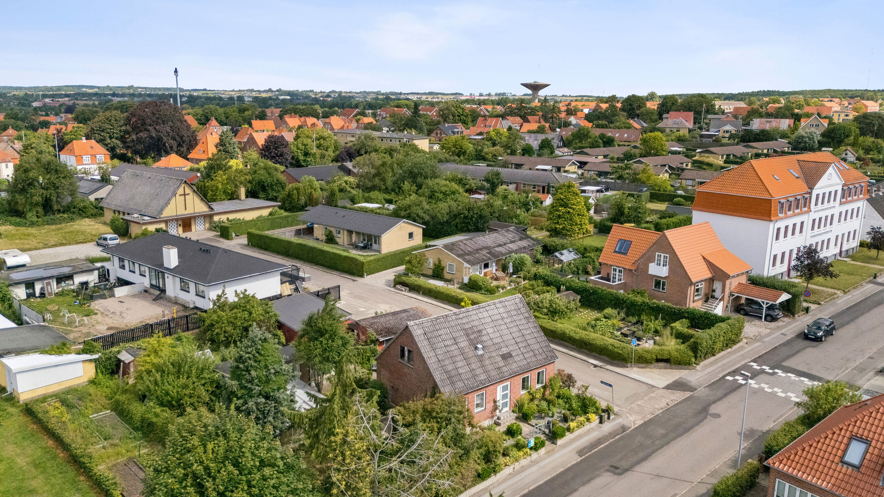 Fremhævet luftfoto billede i fuldskærmstilstand. Billede af Skyttemarksvej 43, 4700 Næstved