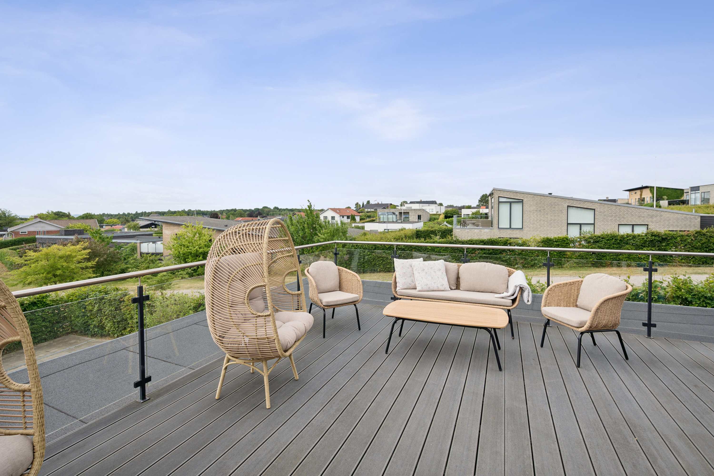 Fremhævet terrasse billede i fuldskærmstilstand. Billede af Tronkærgårdsvej 23, 8541 Skødstrup
