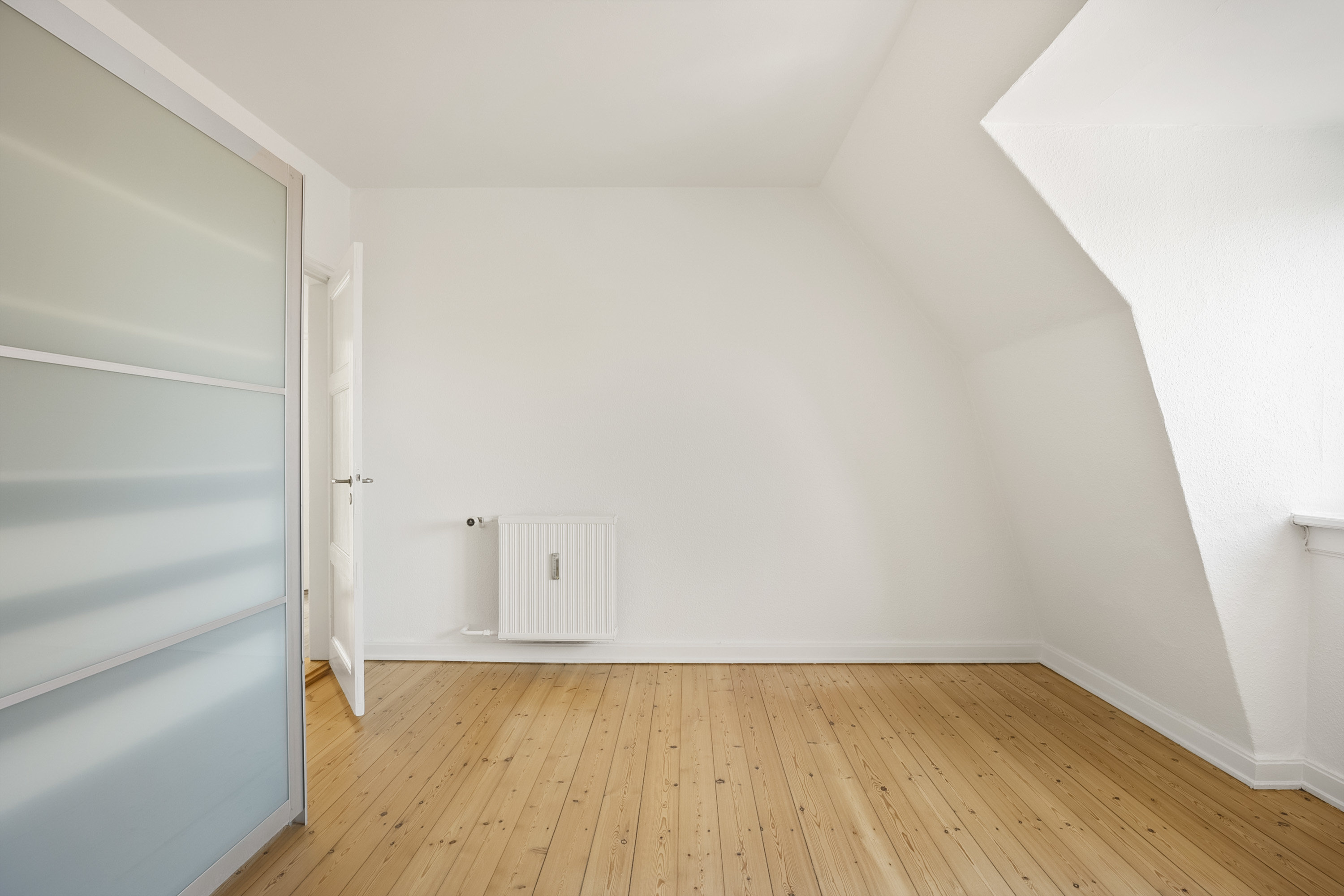 Fremhævet soveværelse billede i fuldskærmstilstand. Billede af Østerbæksvej 1, 2. th., 5230 Odense M