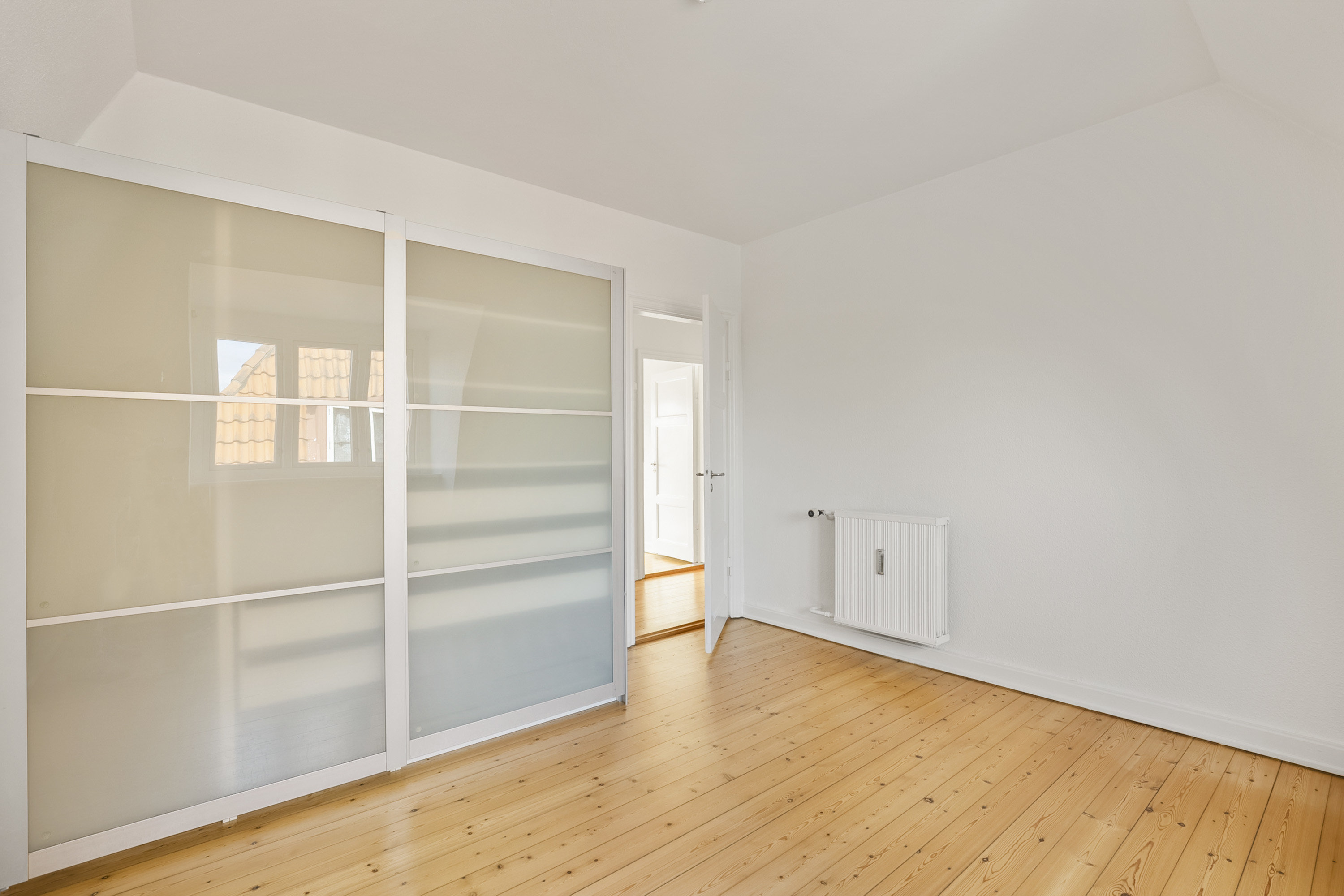 Fremhævet soveværelse billede i fuldskærmstilstand. Billede af Østerbæksvej 1, 2. th., 5230 Odense M