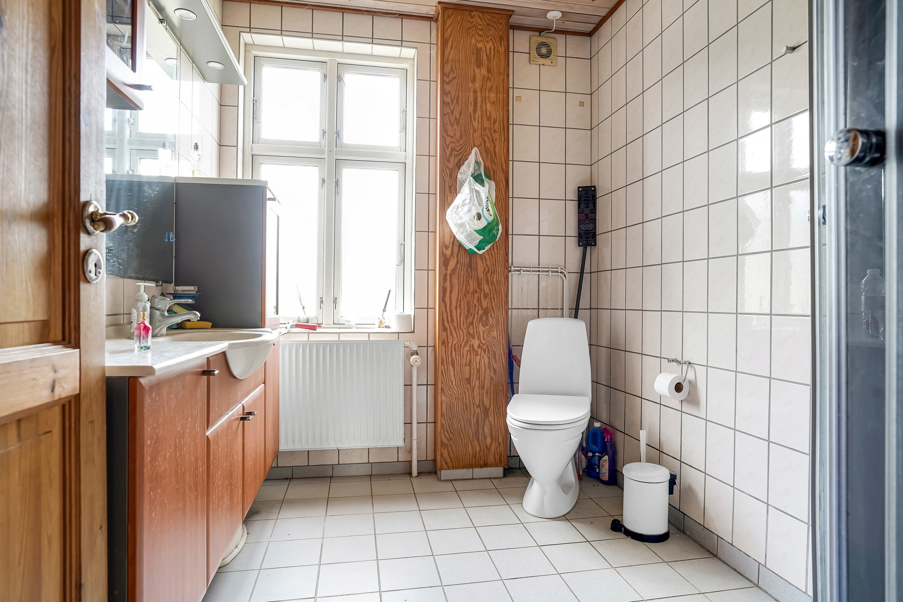 Fremhævet toilet billede i fuldskærmstilstand. Billede af Kauslundevej 88, Kauslunde, 5500 Middelfart