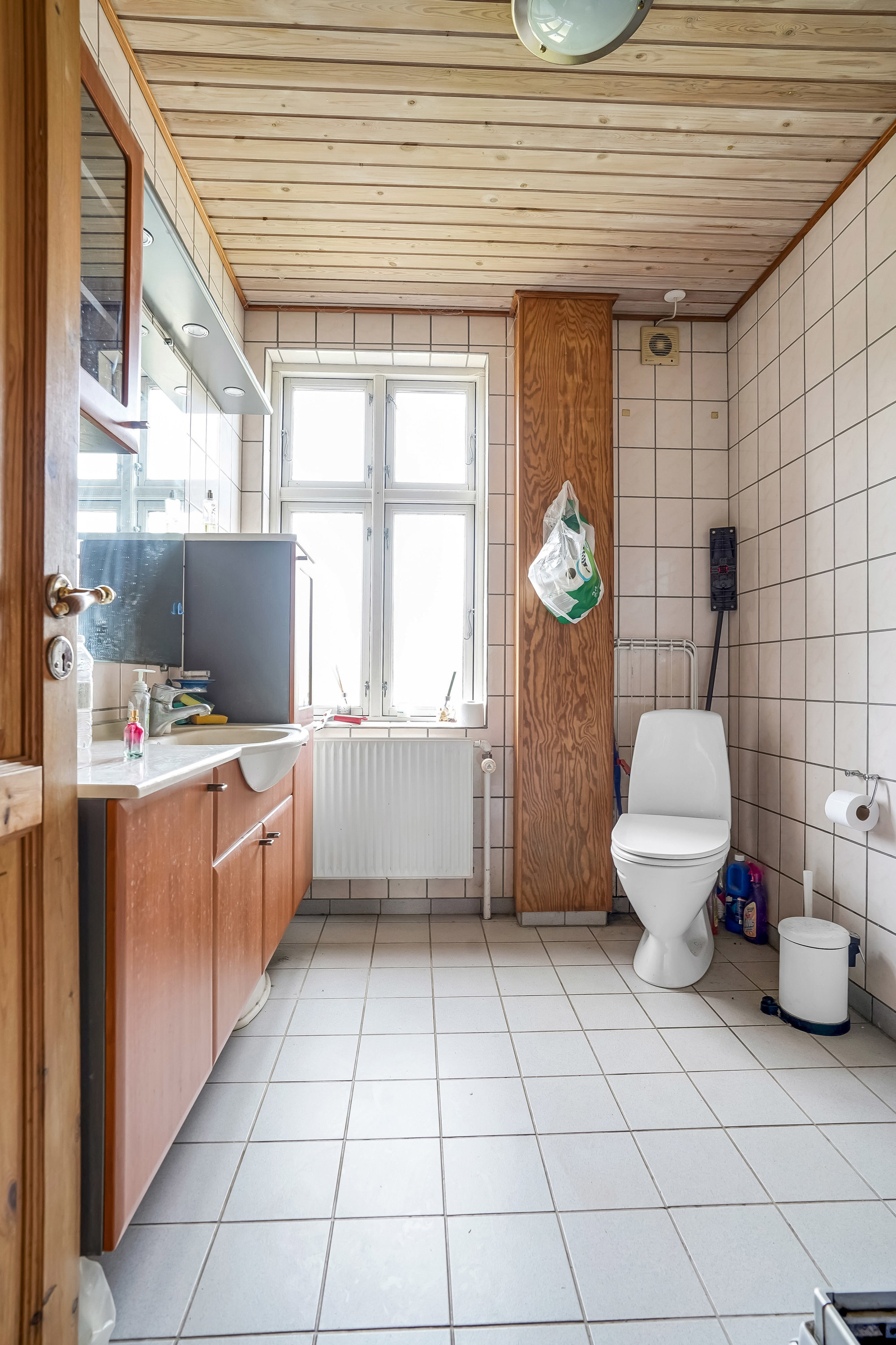 Fremhævet toilet billede i fuldskærmstilstand. Billede af Kauslundevej 88, Kauslunde, 5500 Middelfart