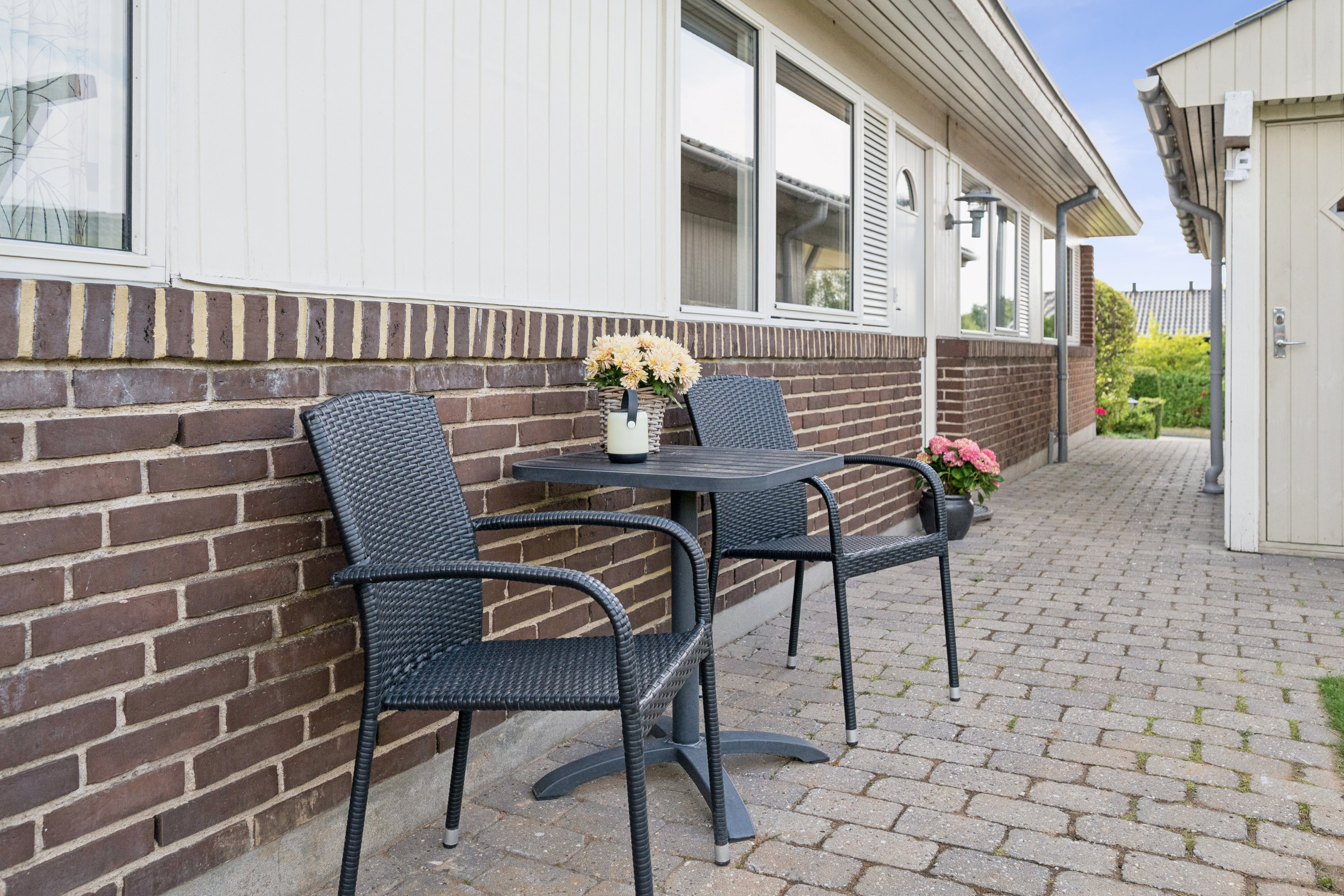 Fremhævet terrasse billede i fuldskærmstilstand. Billede af Tybjergvej 18, 8382 Hinnerup