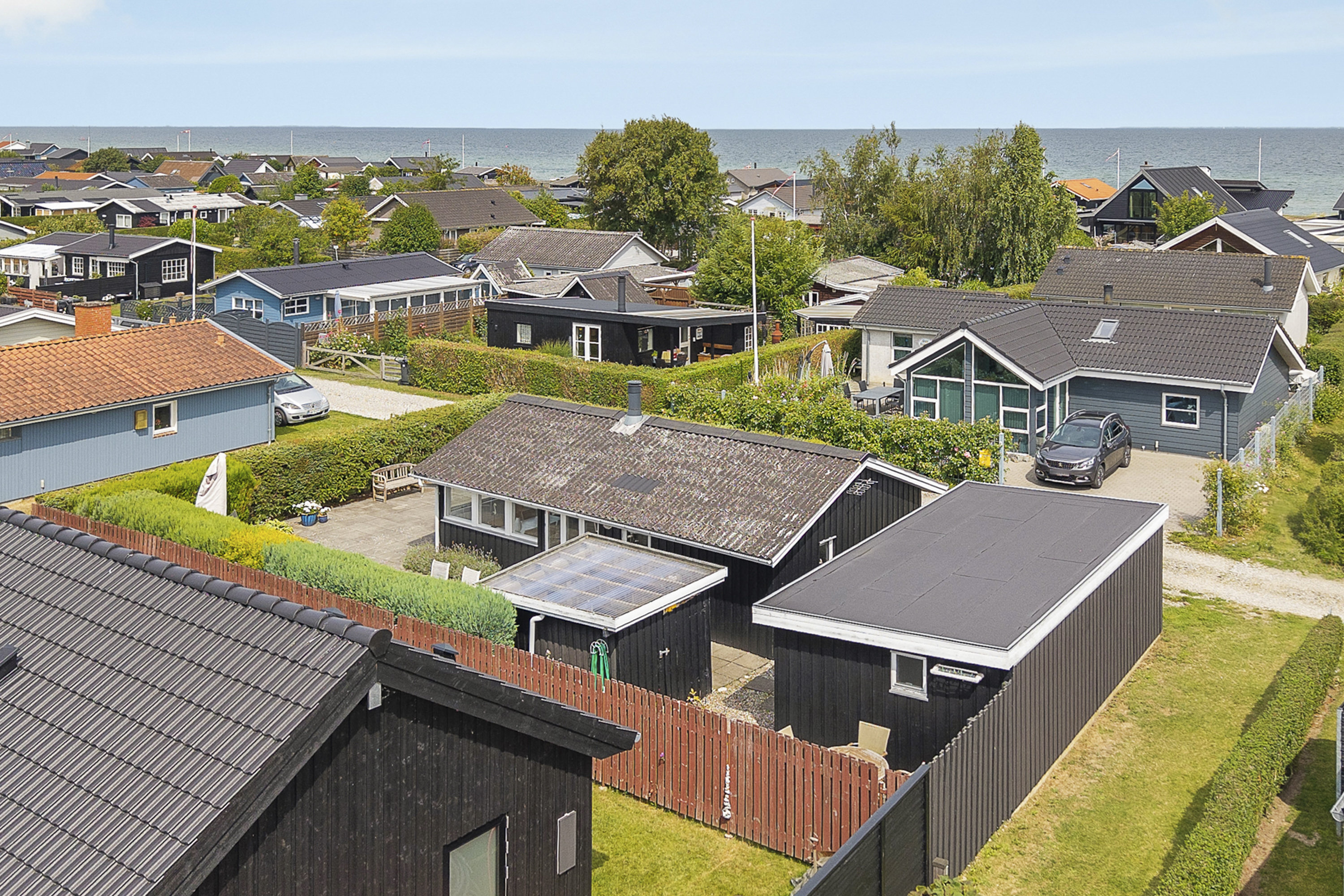 Fremhævet luftfoto billede i fuldskærmstilstand. Billede af Yndgårdsvej 7, Hasmark Strand, 5450 Otterup