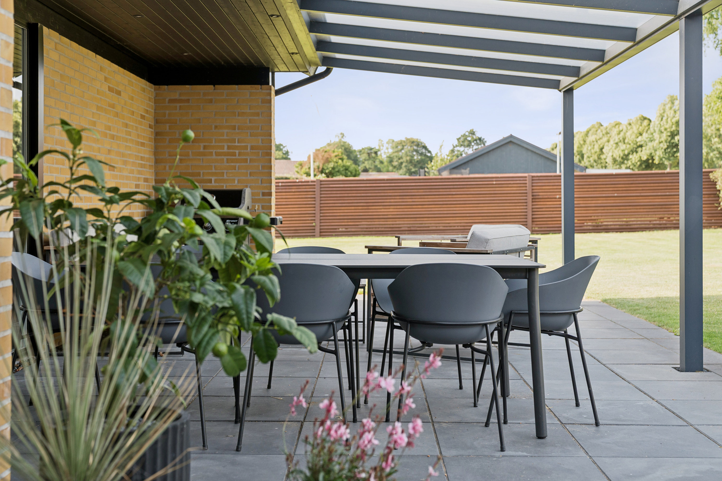 Fremhævet overdækket terrasse billede i fuldskærmstilstand. Billede af Irisparken 16, 7430 Ikast