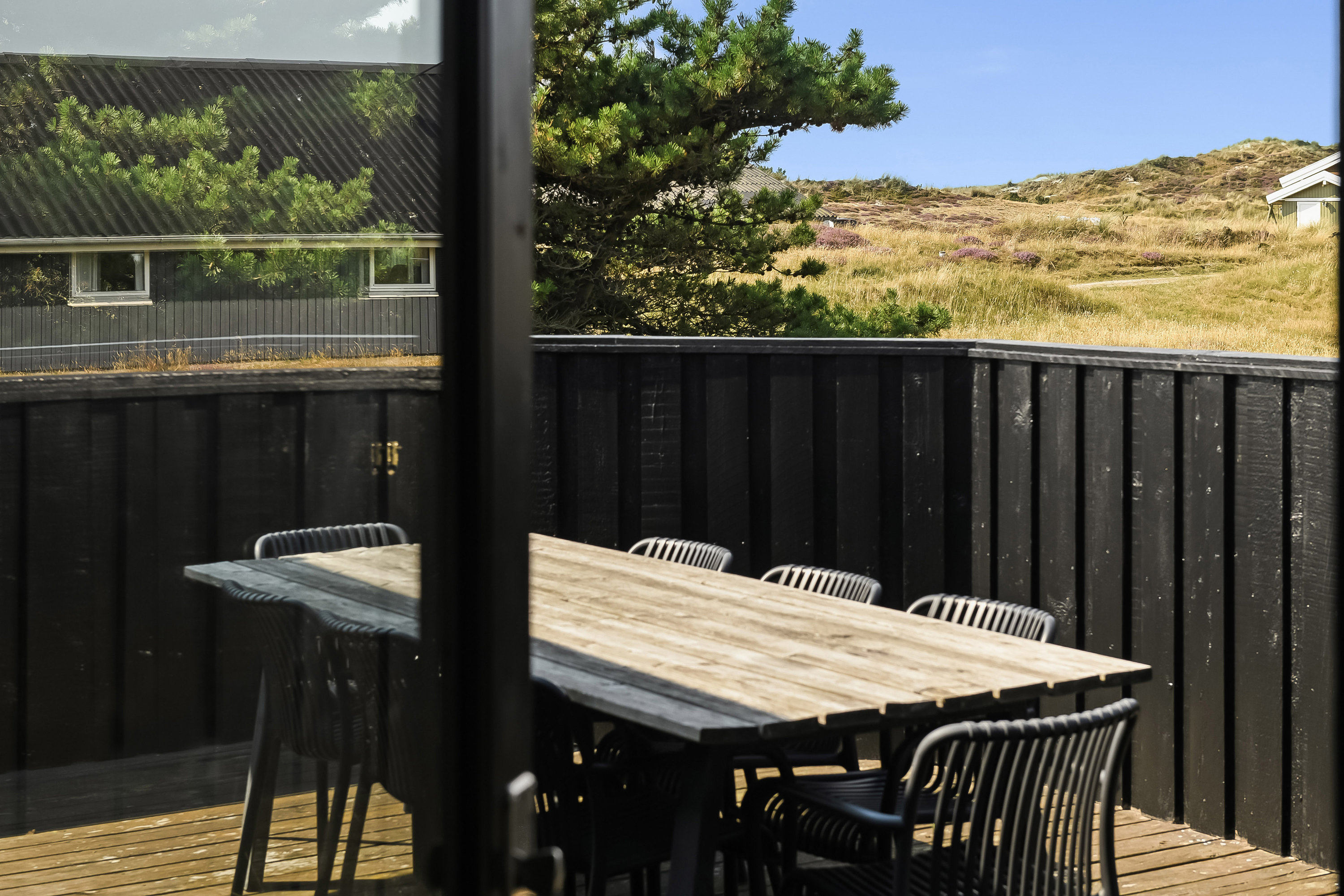 Fremhævet terrasse billede i fuldskærmstilstand. Billede af Skræddermarken 6, Sønderho, 6720 Fanø