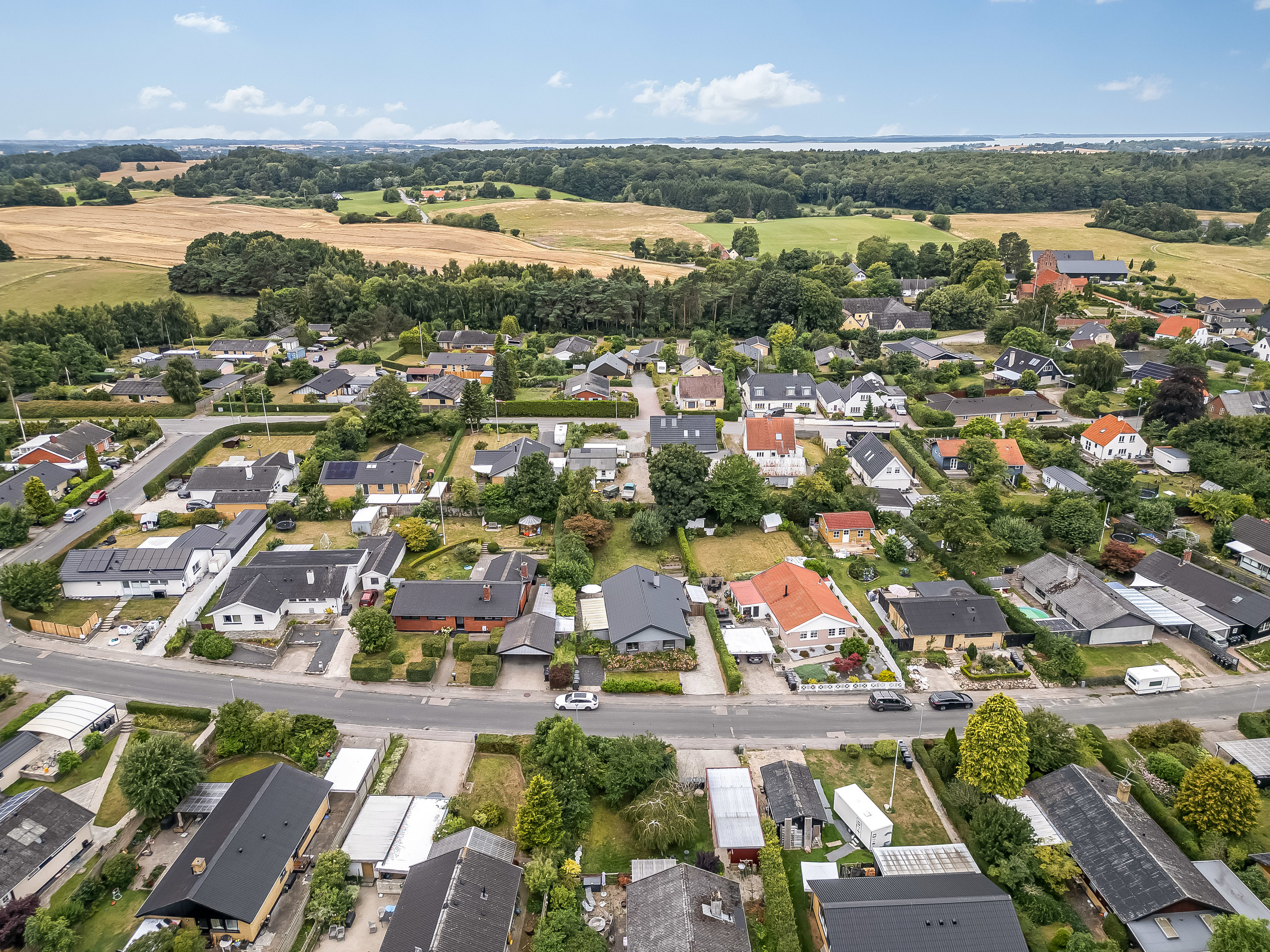 Fremhævet luftfoto billede i fuldskærmstilstand. Billede af Møllesvinget 7, Alsønderup, 3400 Hillerød